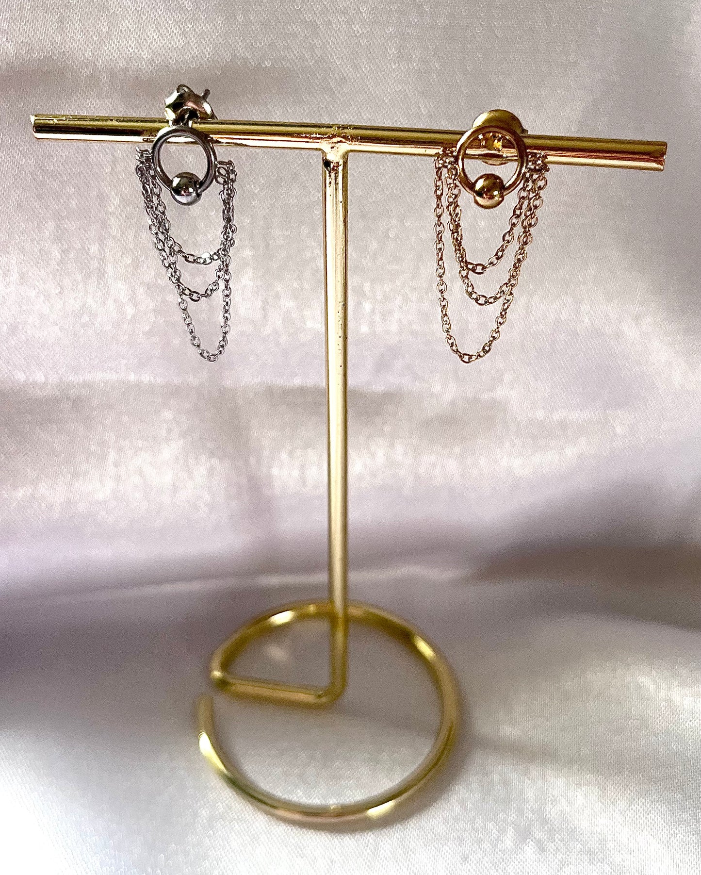 ODA l Boucles d'oreilles triple chaînette dorées ou argentées en acier inoxydable