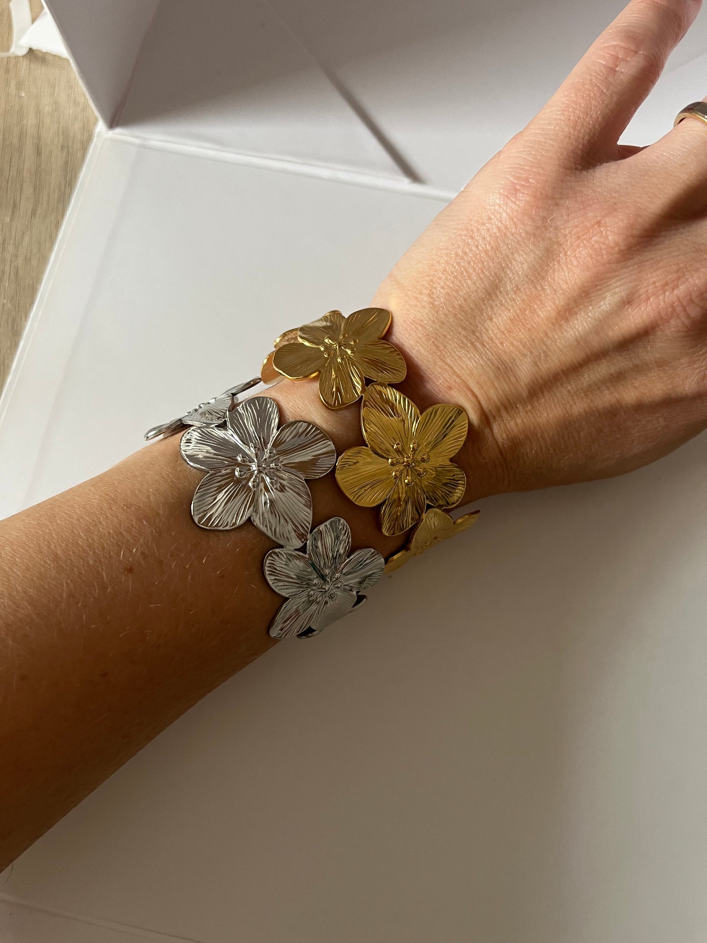 Malona l Bracelet jonc ajustable doré ou argenté
