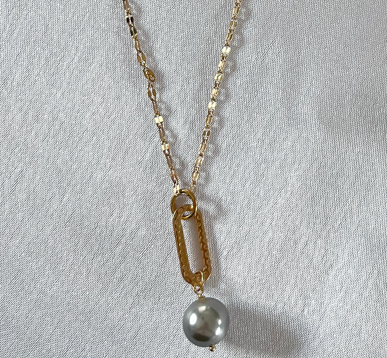 ONLY l Collier doré et perle