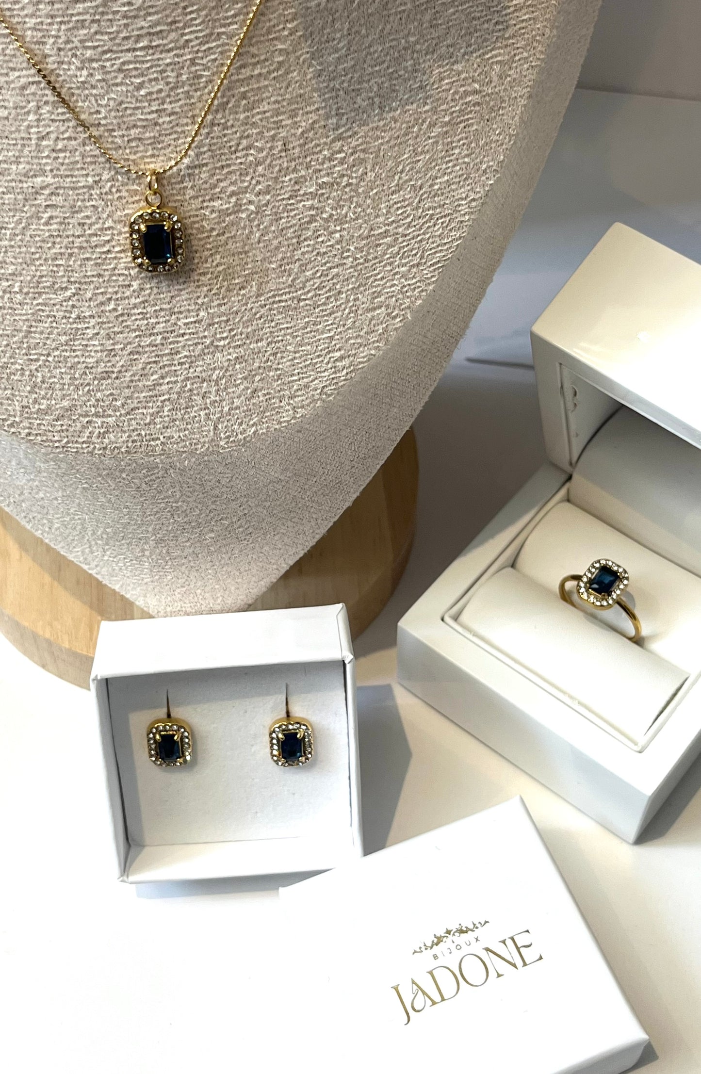 SOANA l Collier doré et zircon