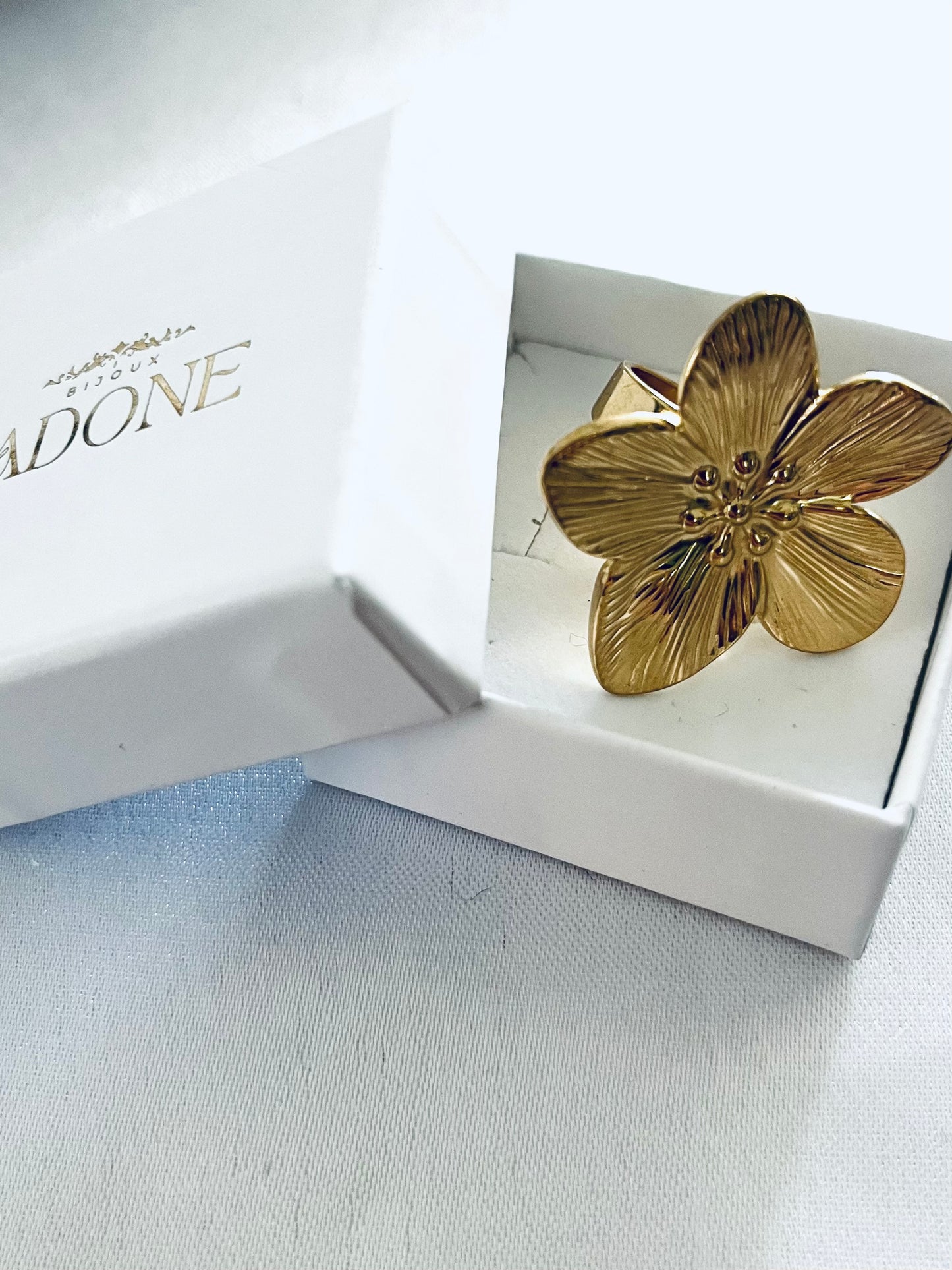 MALONA l Bague fleur dorée ou argentée