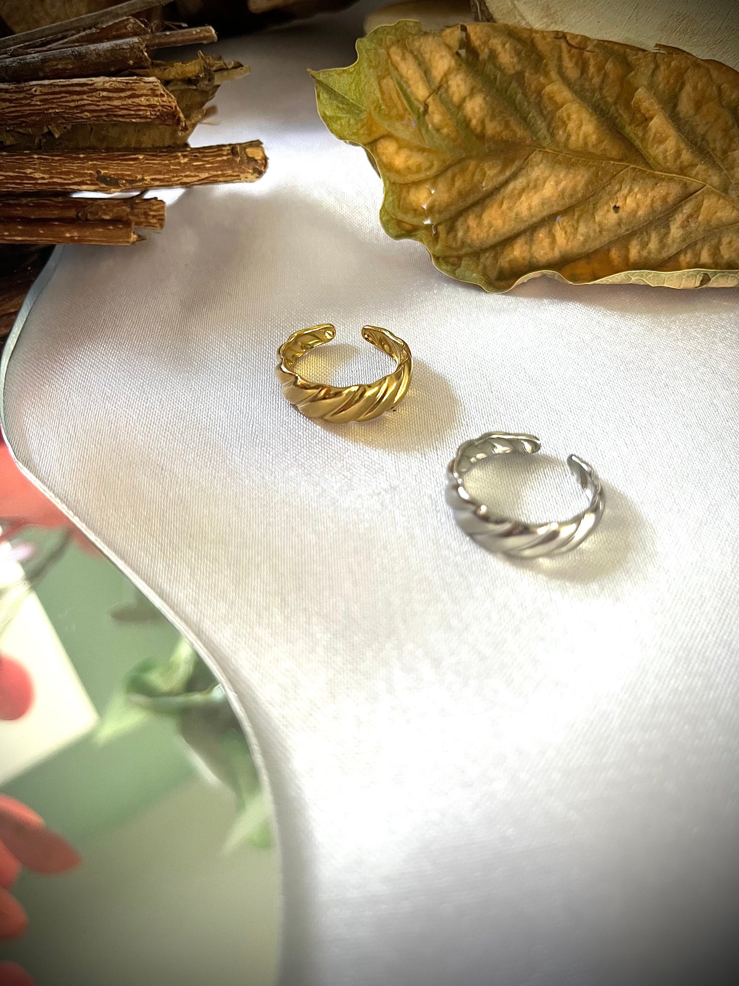 LUNE l Bague effet croissant dorée et argentée