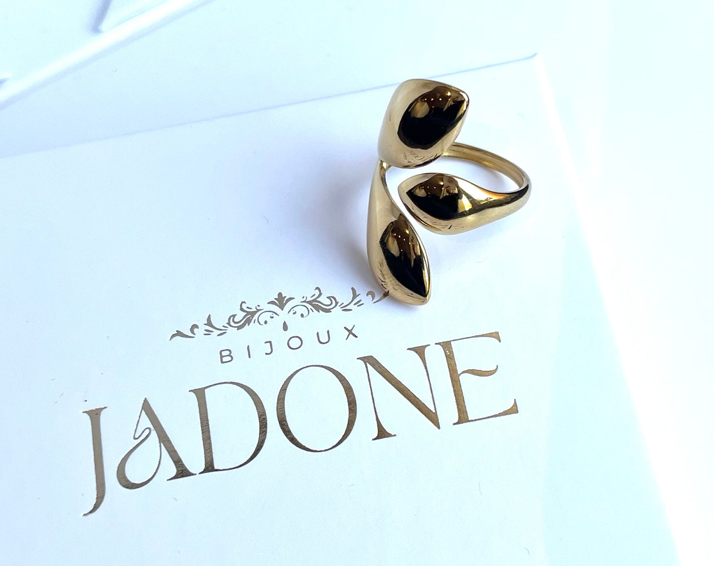 Ines l Bague ajustable fleur dorée