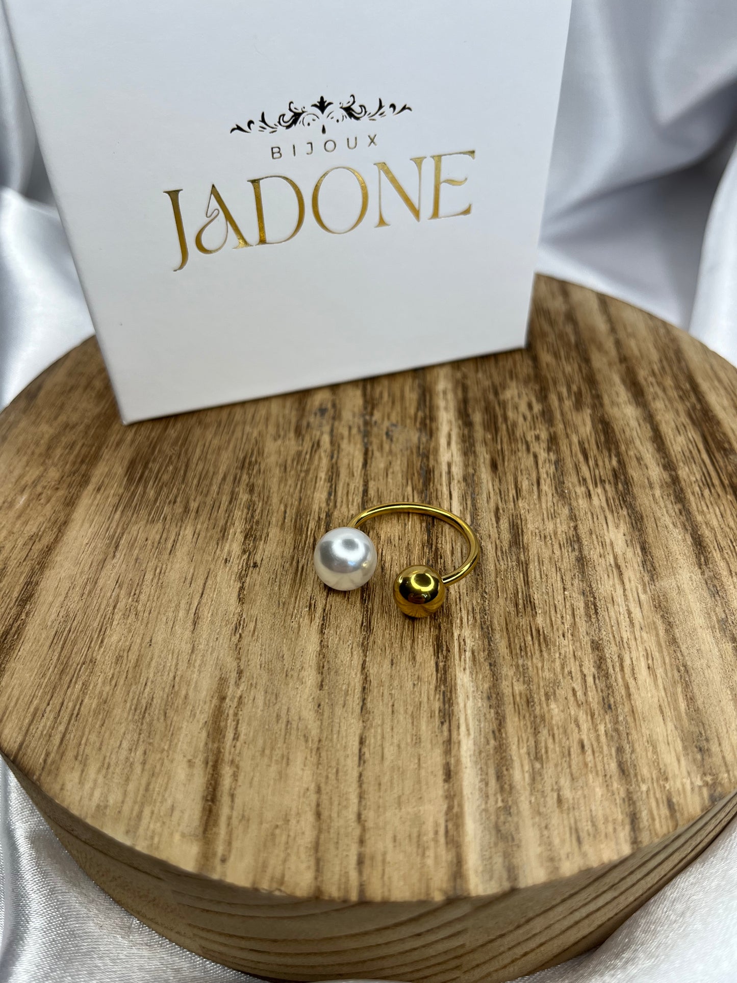 ANGEL l Bague ajustable dorée et perle blanche