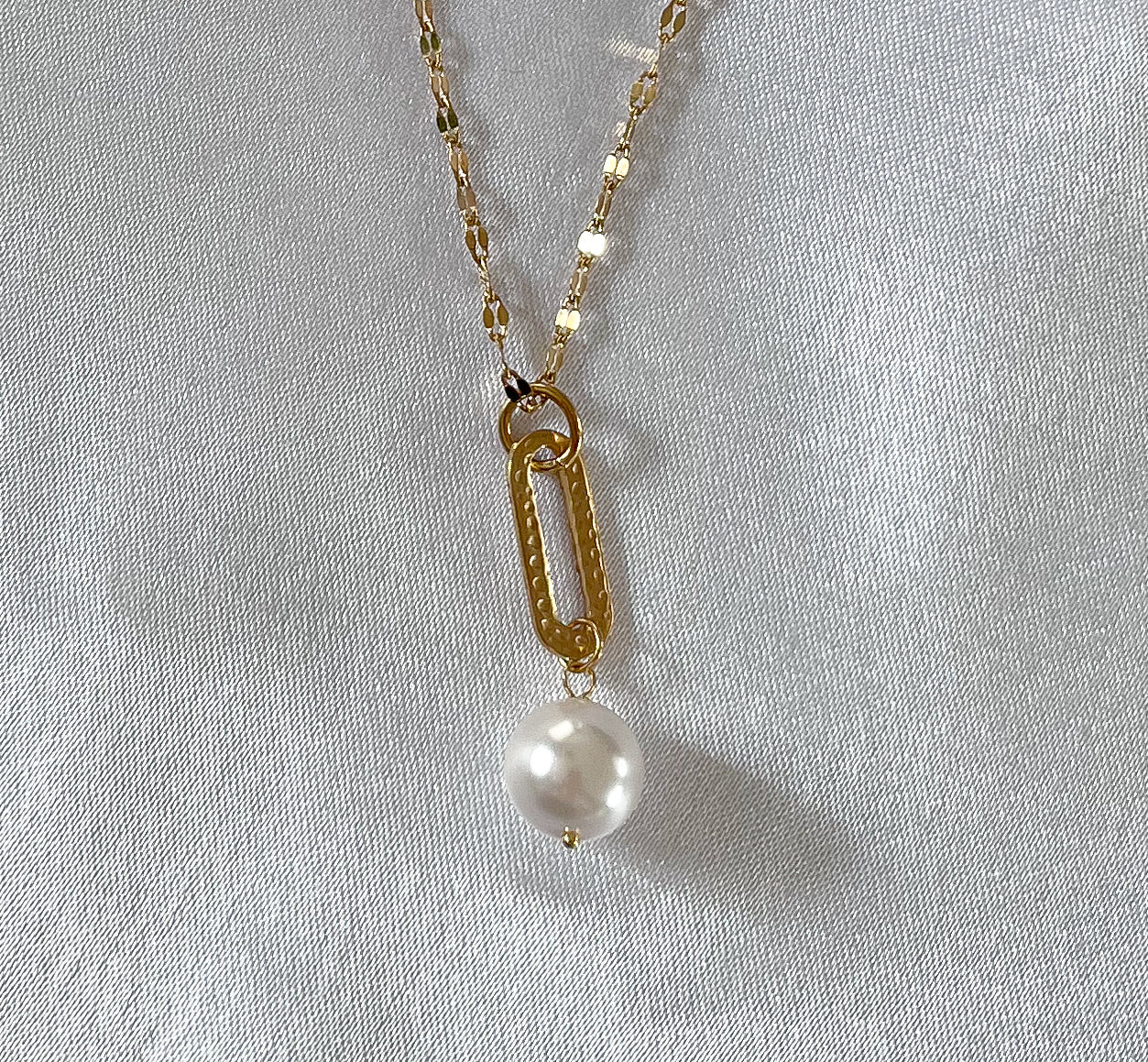 ONLY l Collier doré et perle