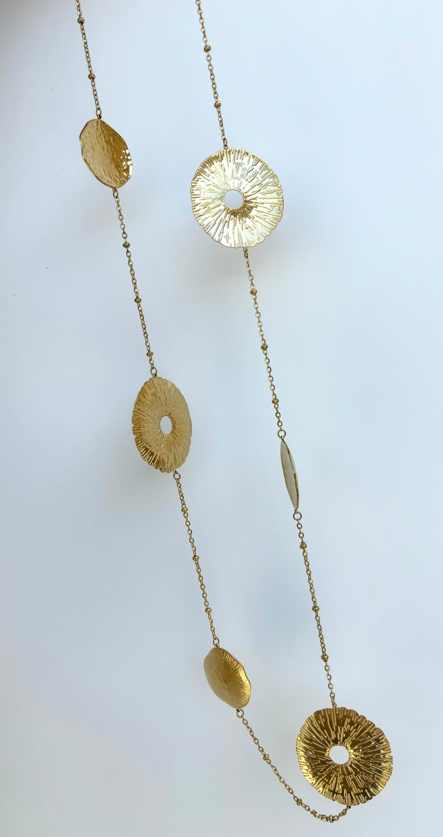 SUMMER l Collier long doré élégant en acier inoxydable