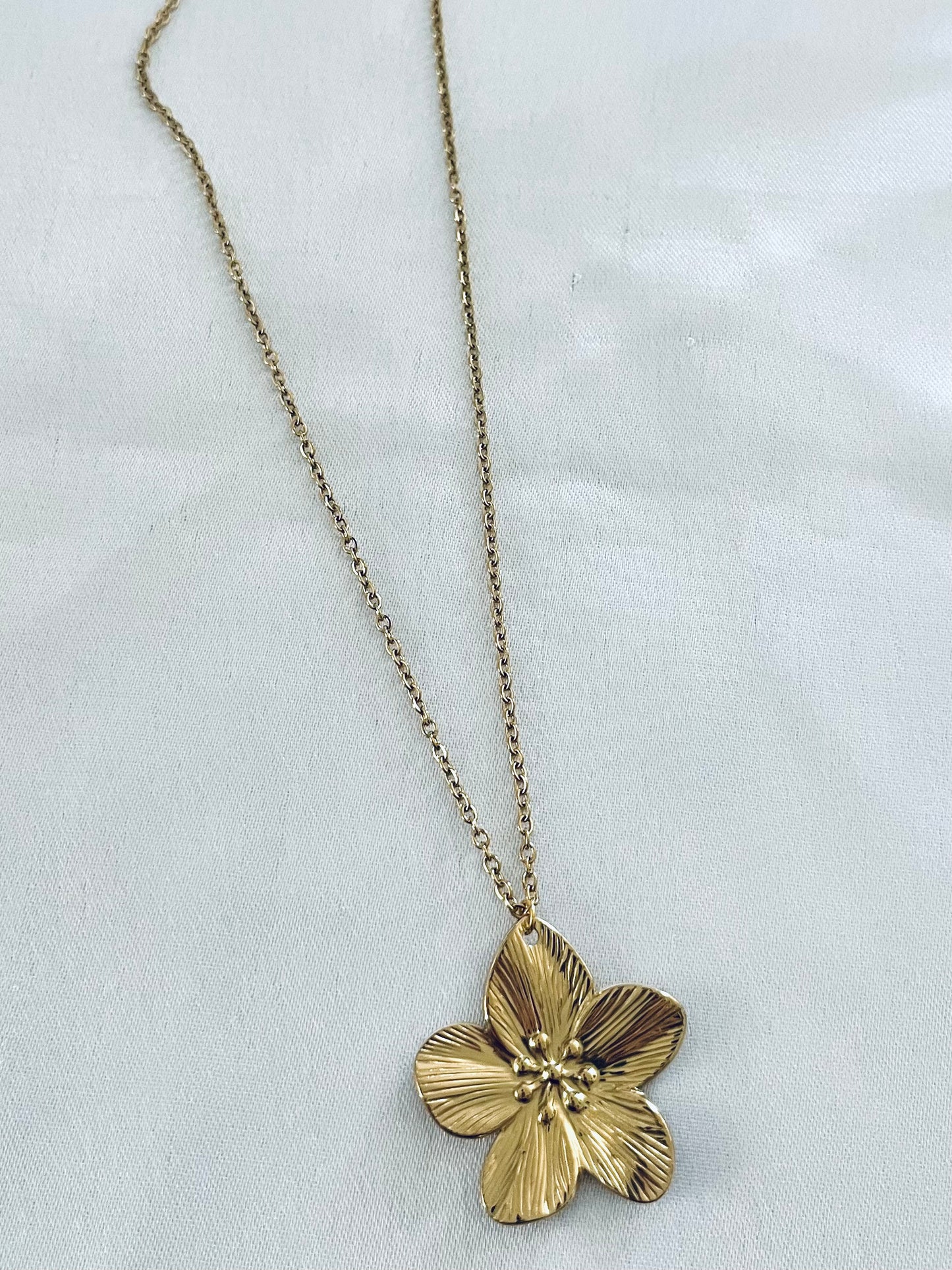 MALONA l Collier doré fleur