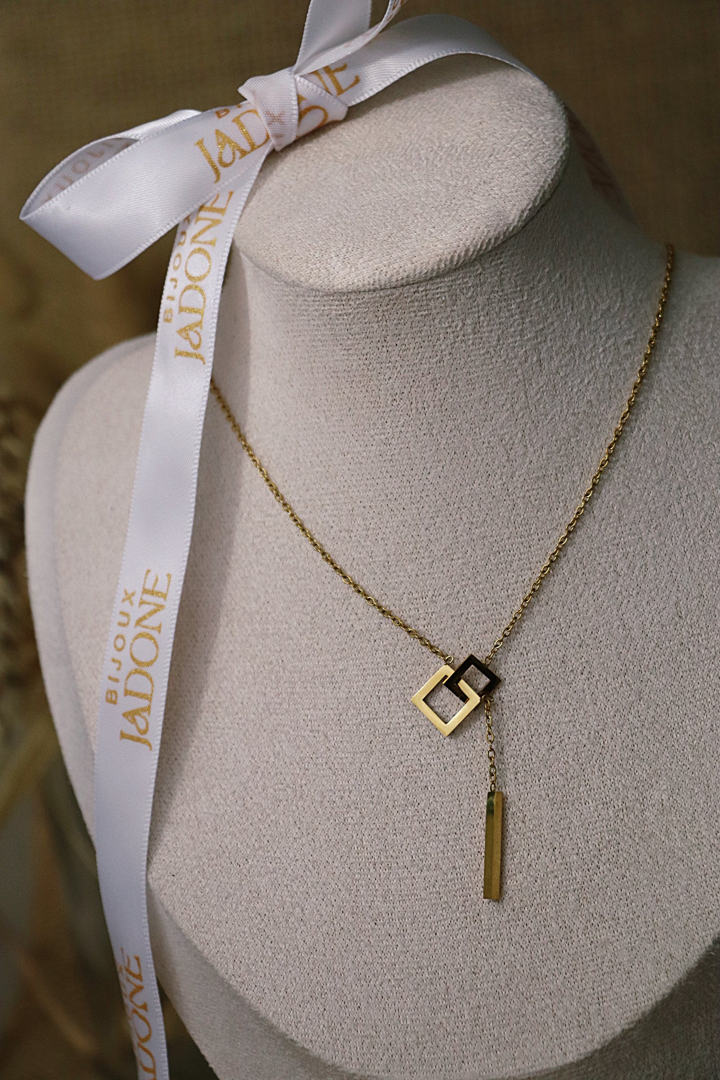 CÉLESTE l Collier doré géométrique