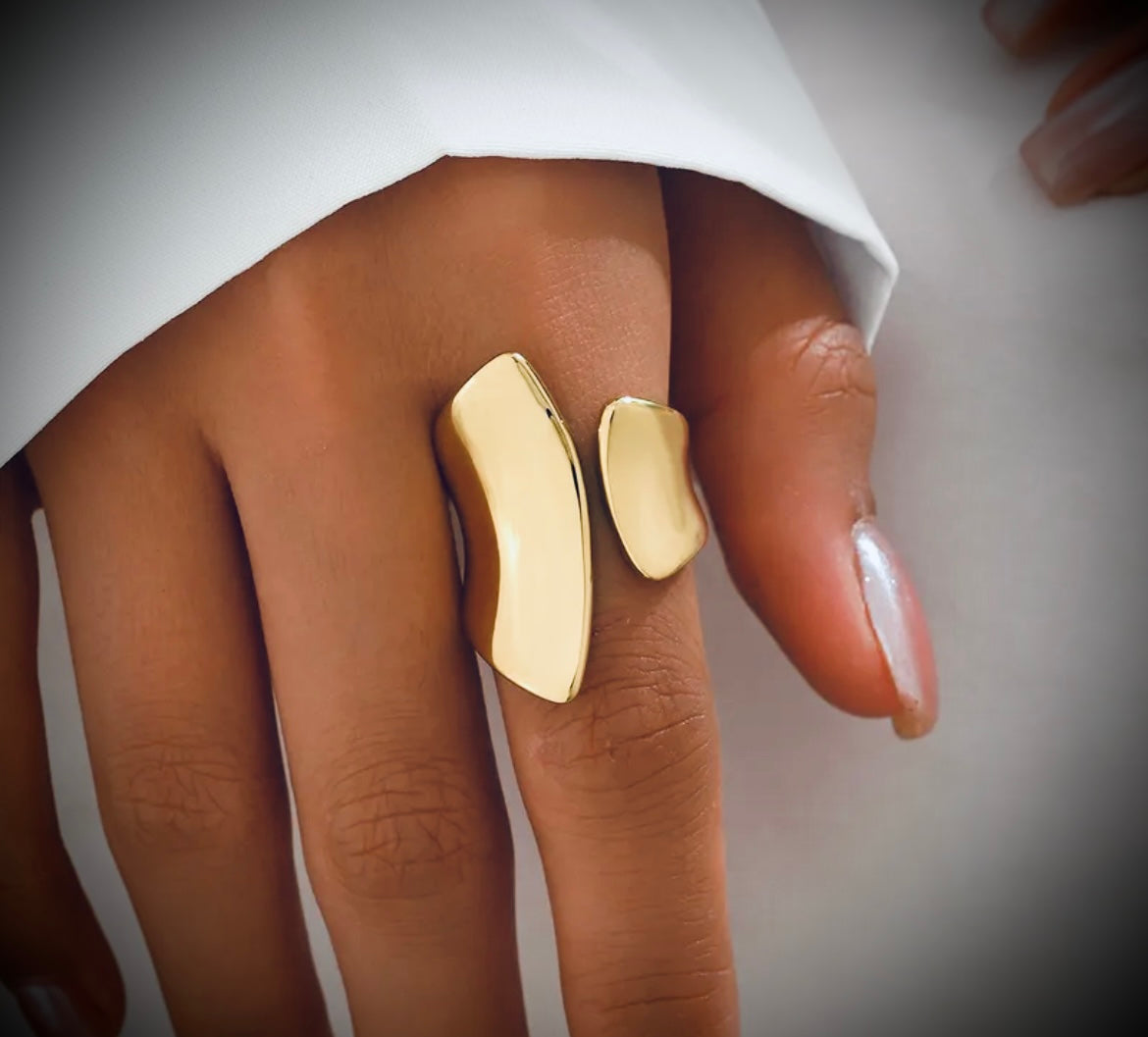 AELIS l bague dorée imposante