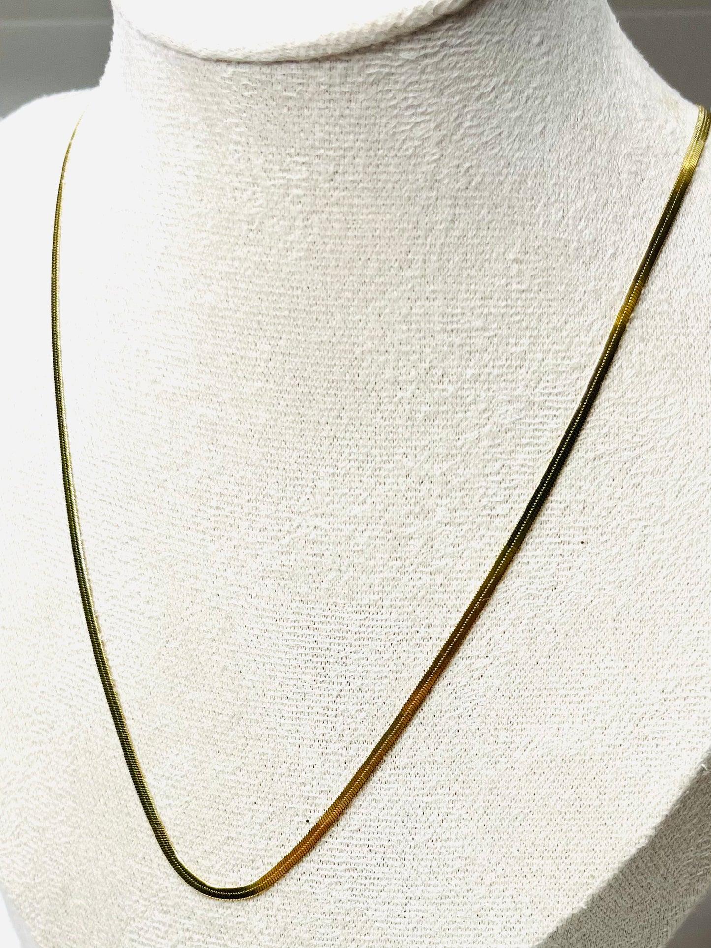 REINA l Collier à chaîne plate en acier inoxydable