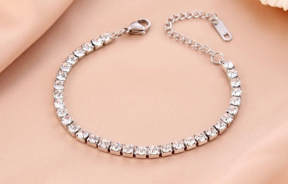 SONIA l Bracelet doré ou argenté serti de strass