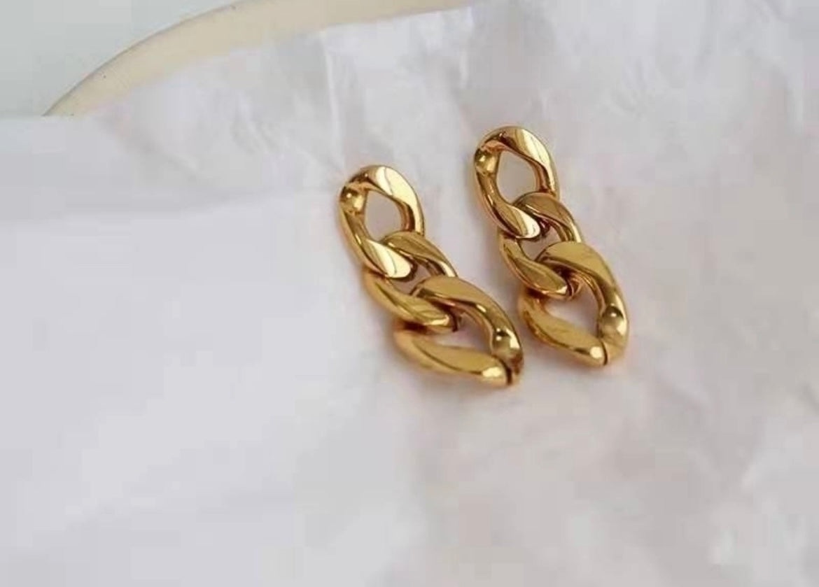 ZURI l Boucles d'oreilles maillons dorées en acier inoxydable