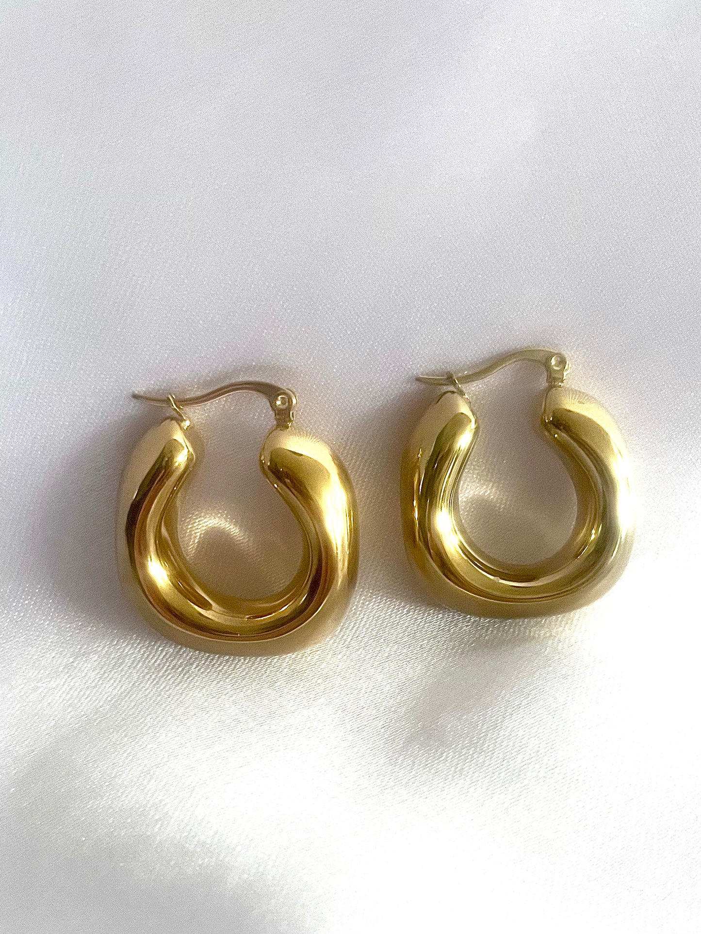 JANEIRO l Boucles d'oreilles forme géométrique dorées