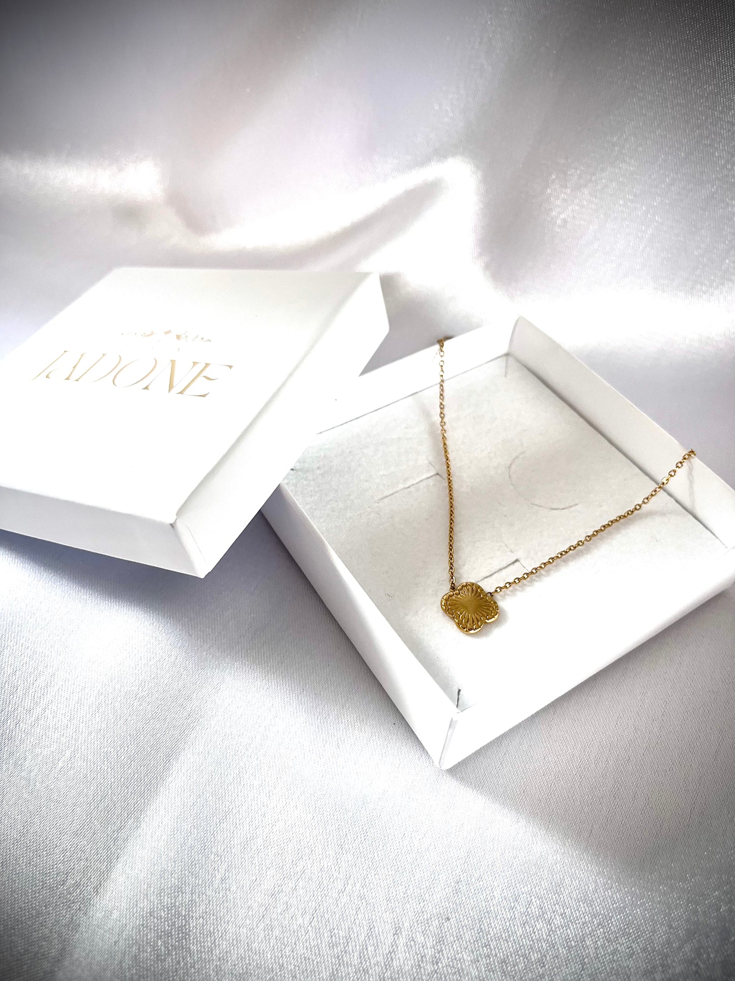 LOLA l Collier doré en acier inoxydable