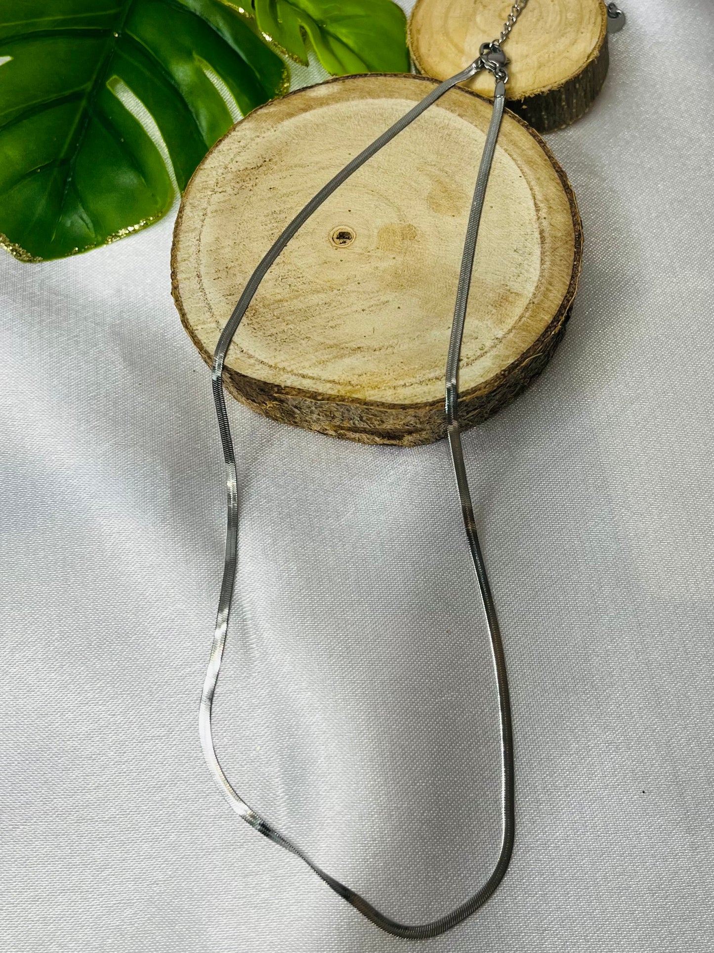 REINA l Collier à chaîne plate en acier inoxydable