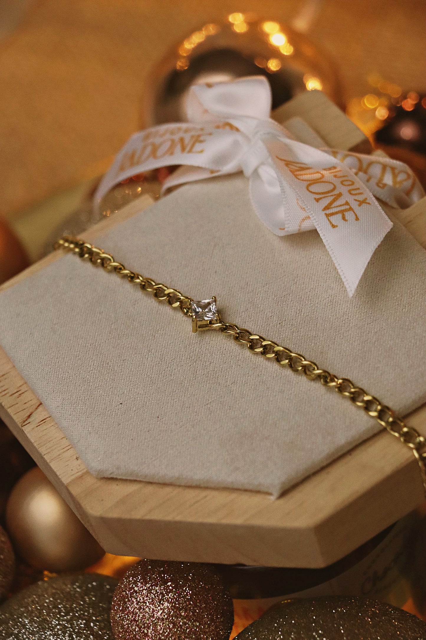 BÉRYL l bracelet doré et zircon blanc