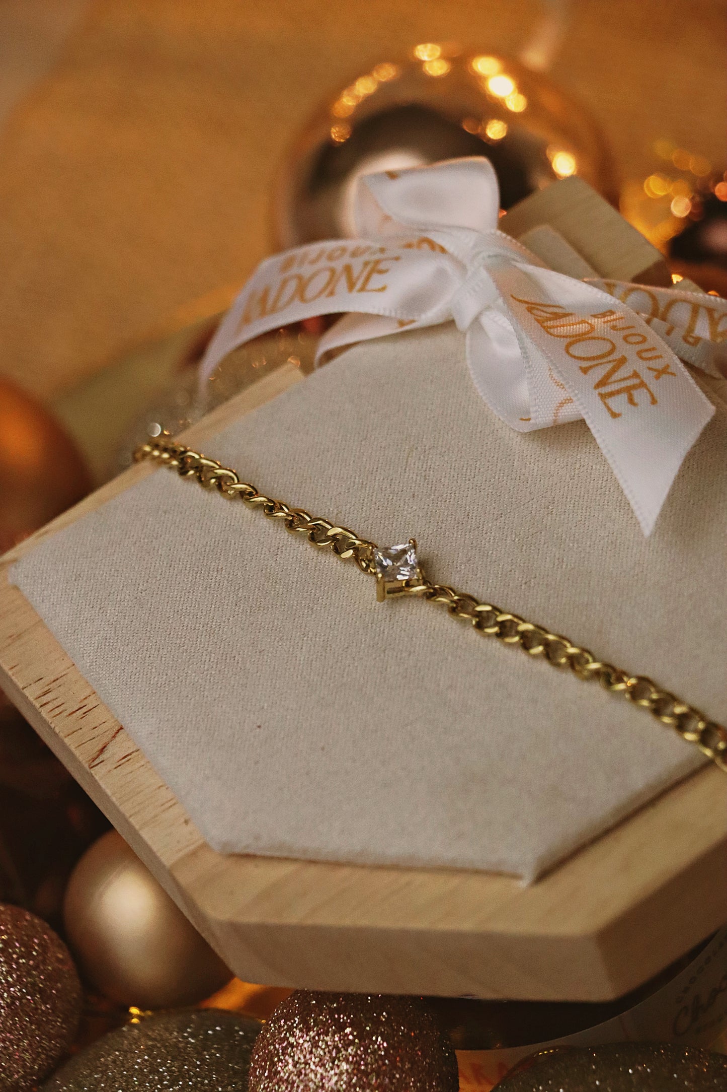 BÉRYL l bracelet doré et zircon blanc