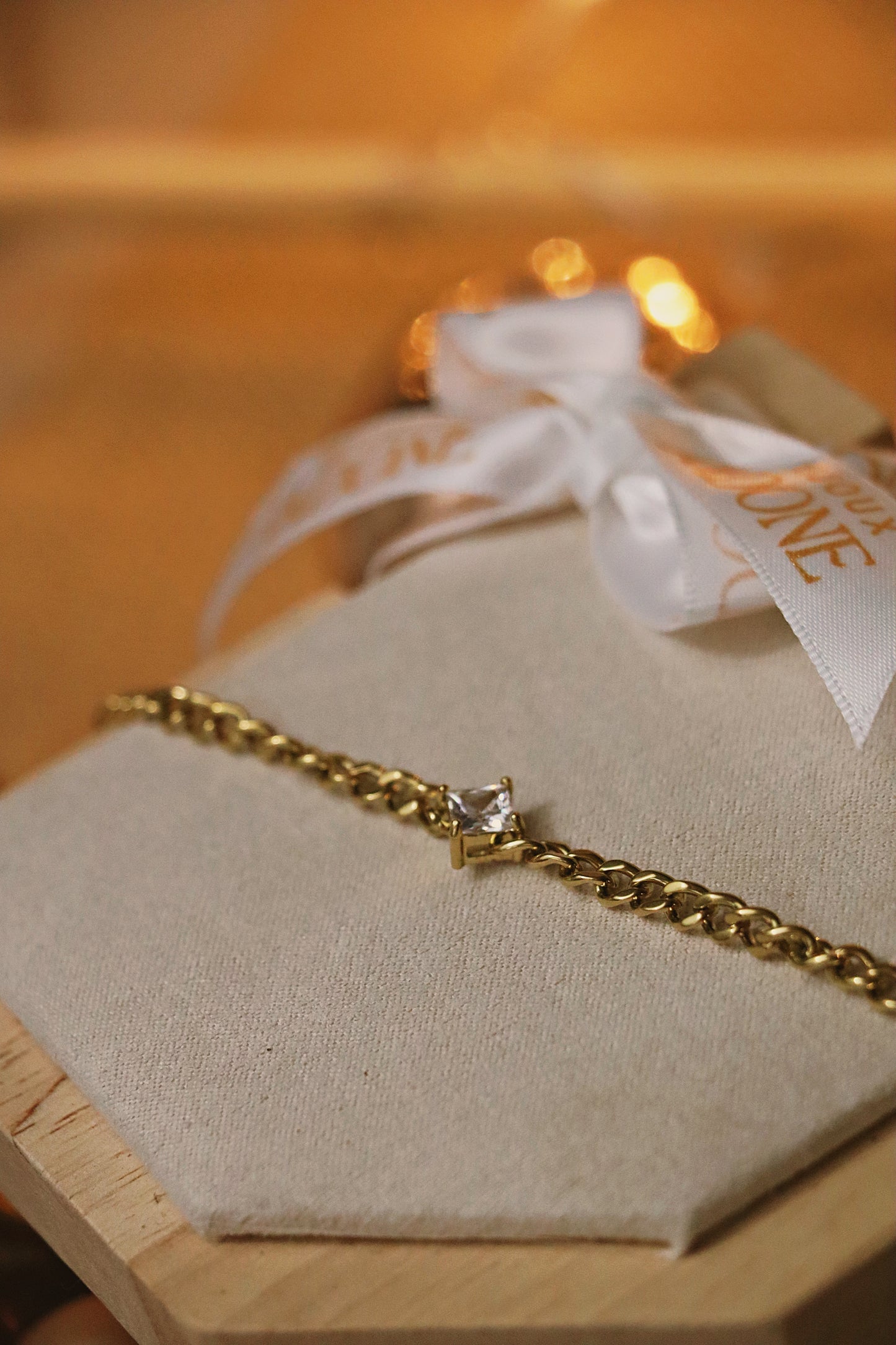 BÉRYL l bracelet doré et zircon blanc