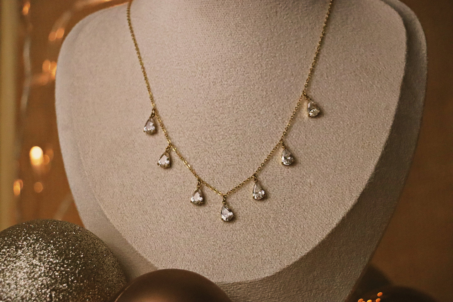 LORENA l Collier doré et zircons blanc multiples