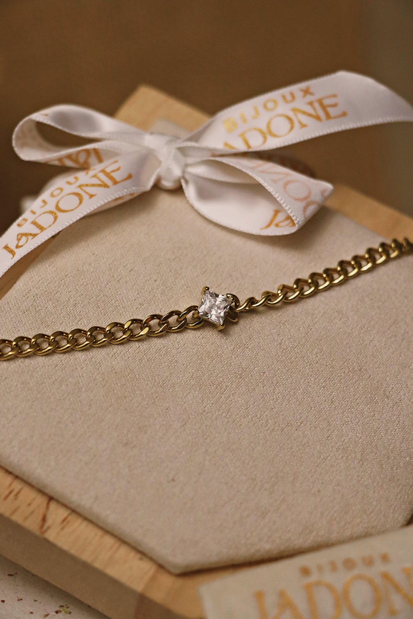 BÉRYL l bracelet doré et zircon blanc