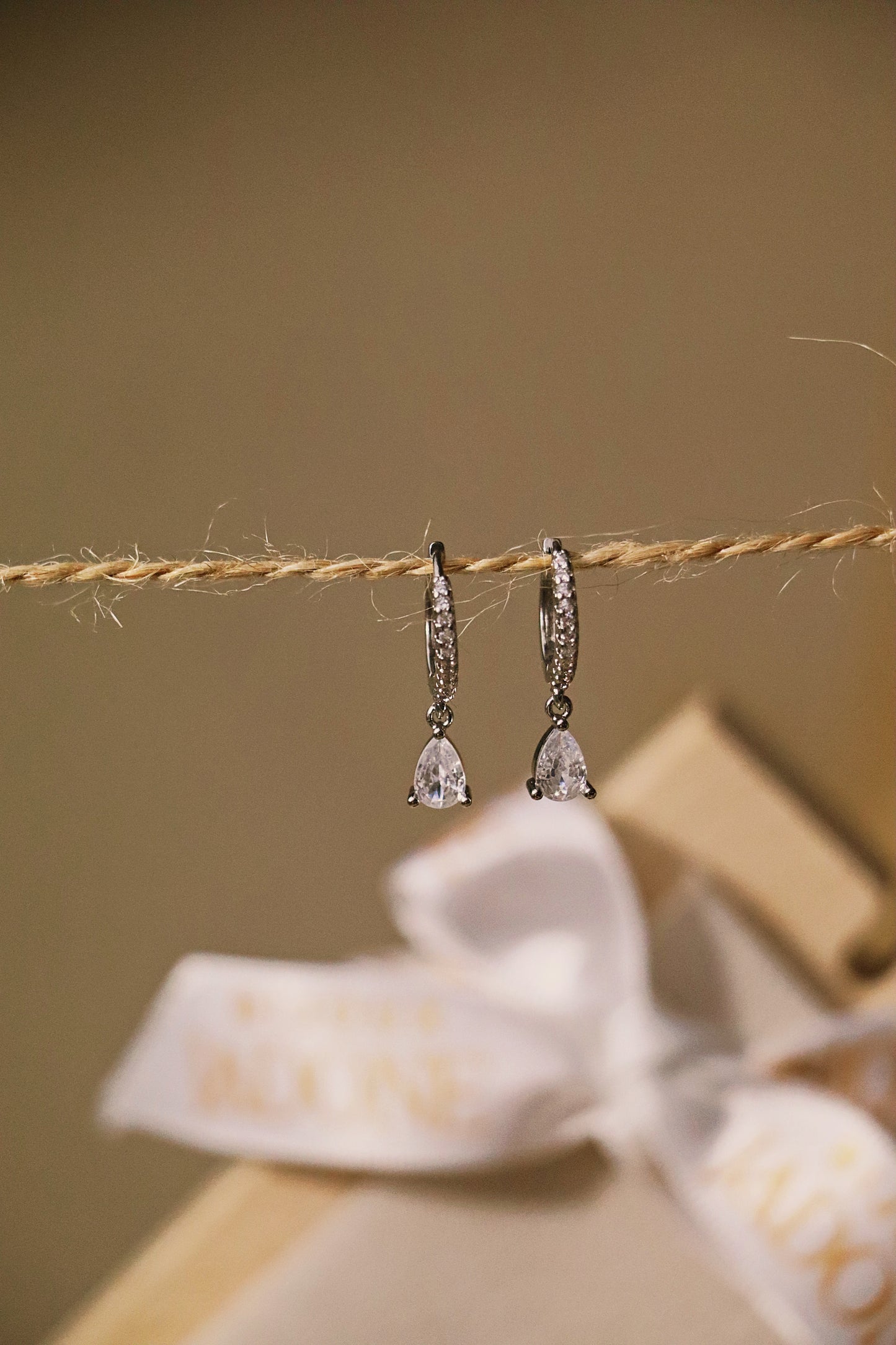 LORENA l Boucles d'oreilles tombante zircon blanc