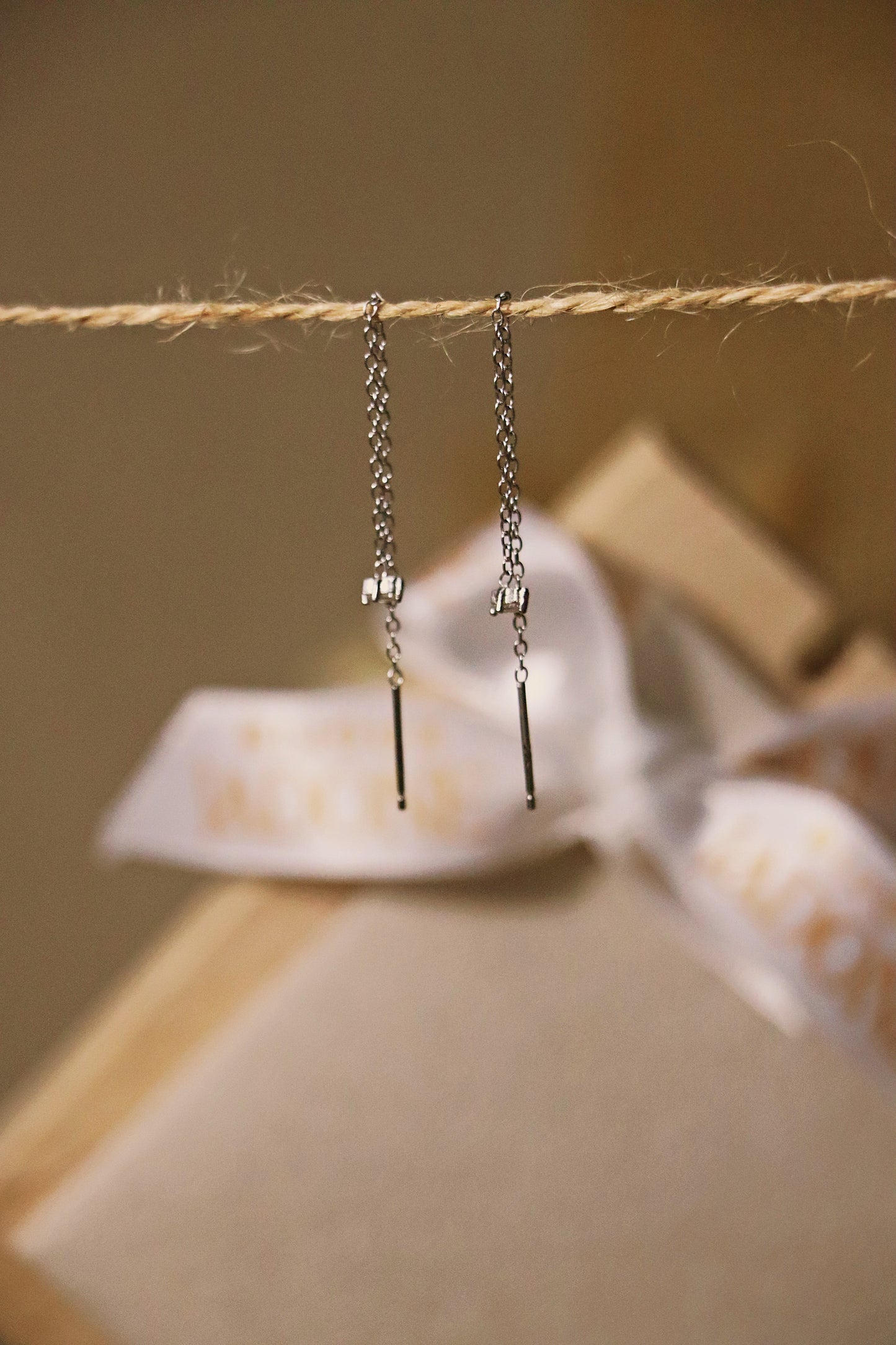 MINIA l Boucles d'oreilles chaîne longue argentées