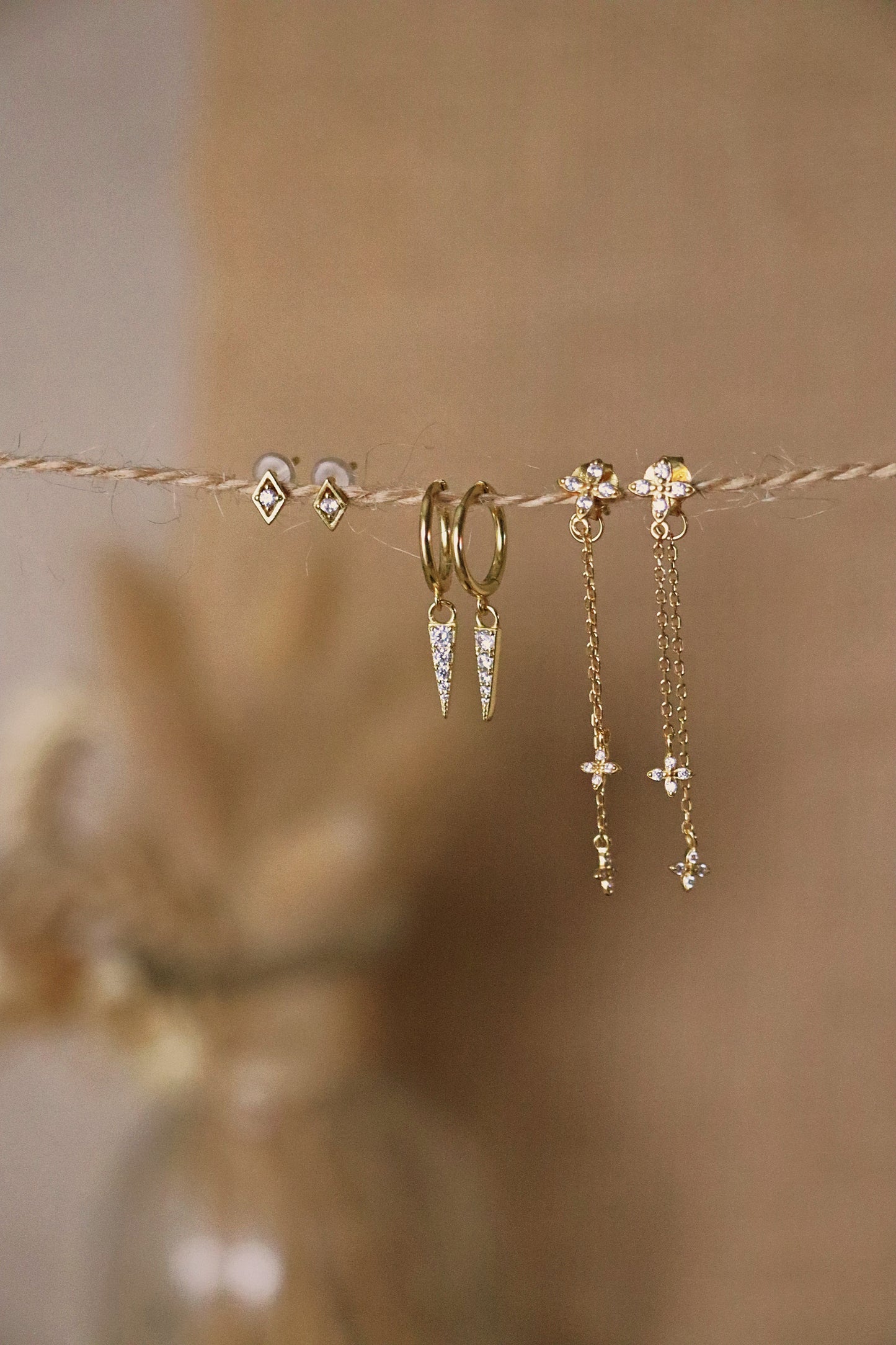 SOPRANE l boucles d'oreilles tombantes et zircon blanc dorées ou argentées