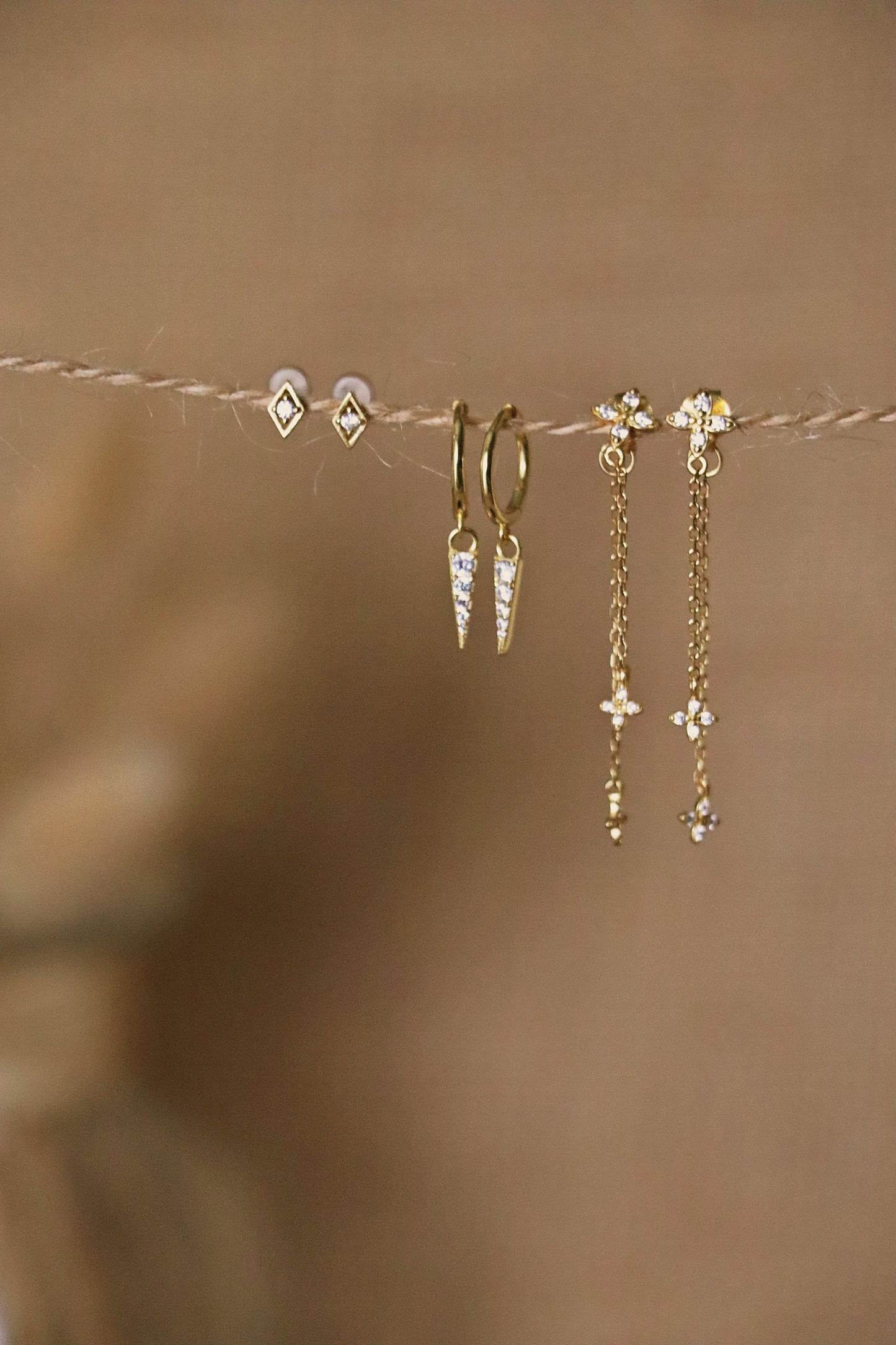 HARMONIE l Boucles d'oreilles pendantes dorées ou argentées