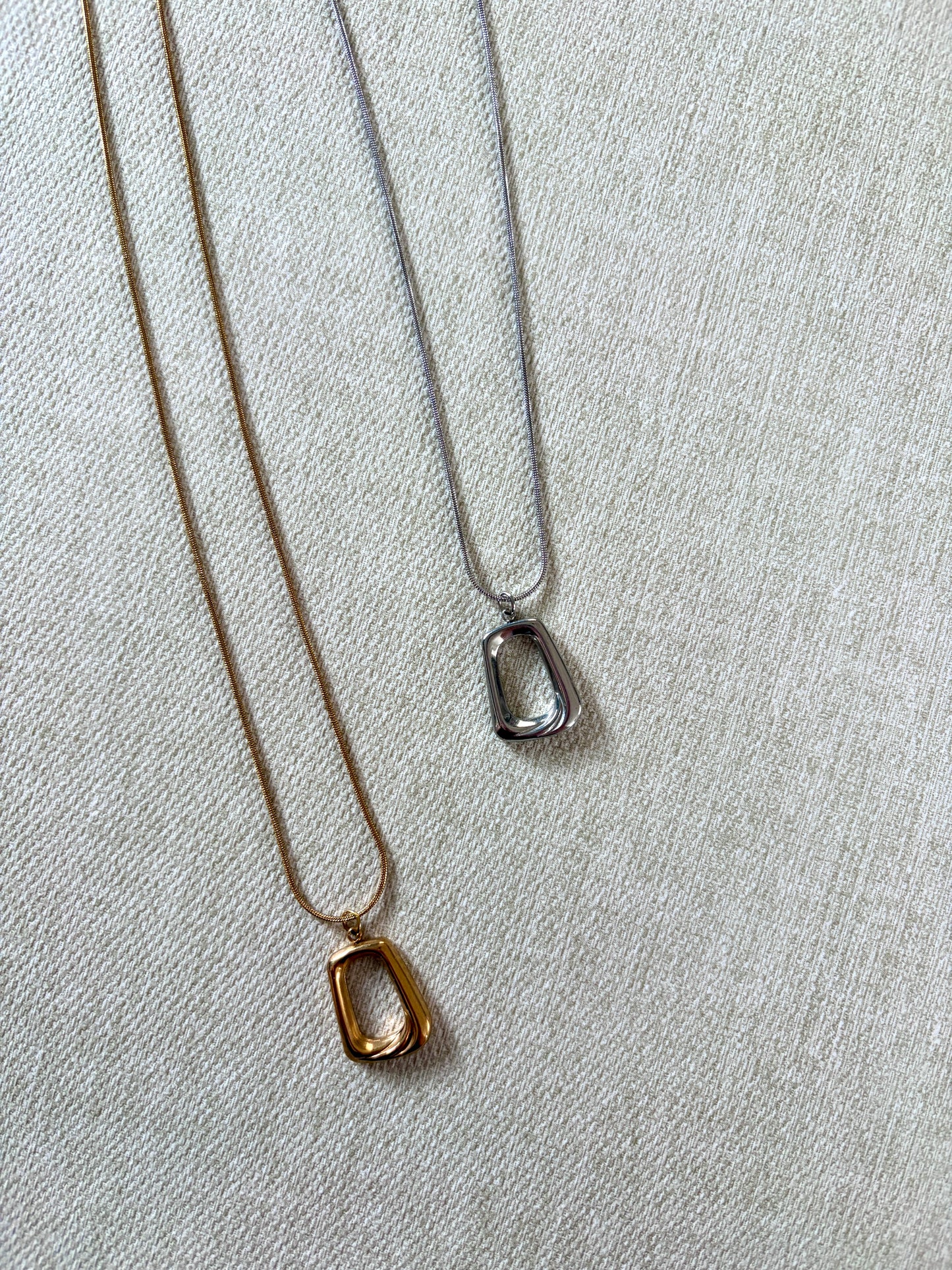 Miu l collier doré ou argenté