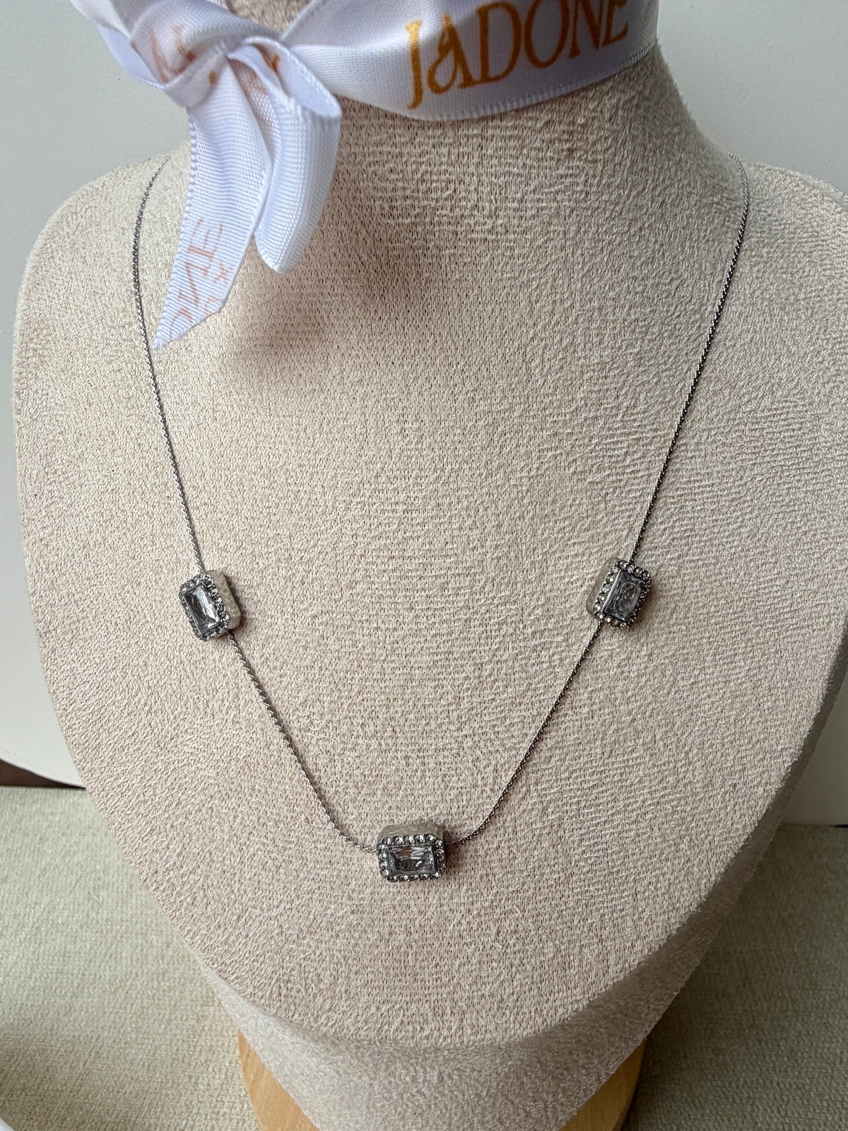 Verone - collier argenté élégant