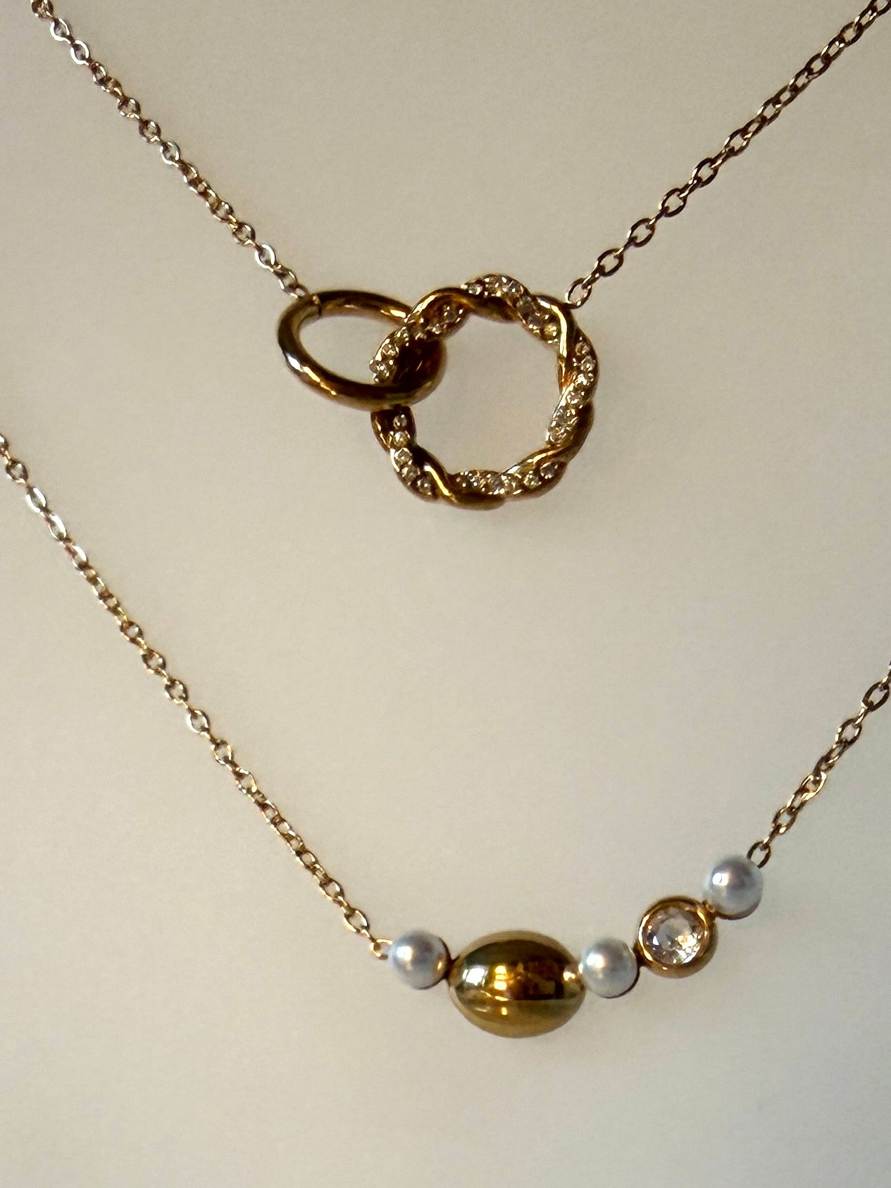 Énora l collier doré perles et zircon blanc