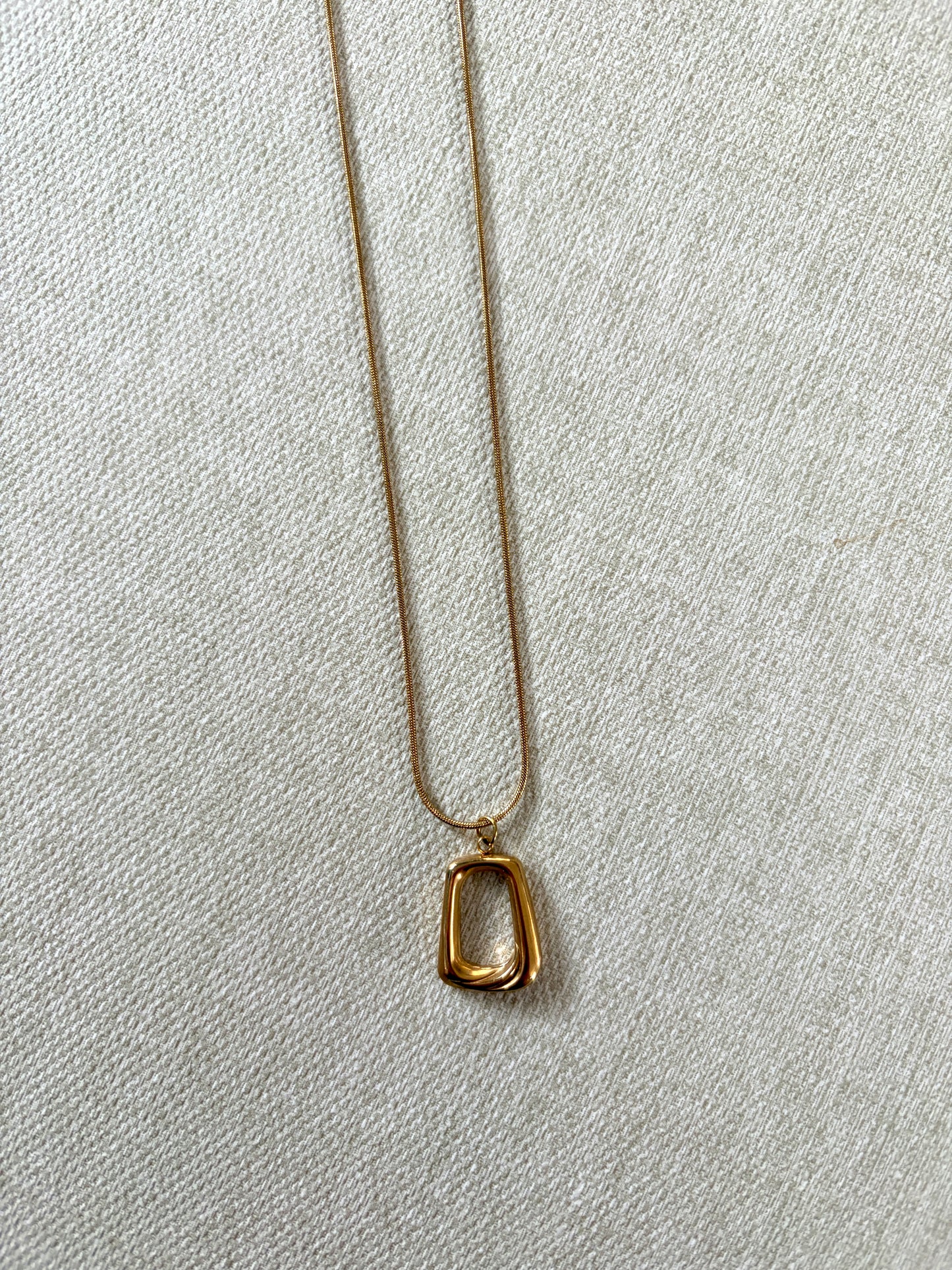 Miu l collier doré ou argenté
