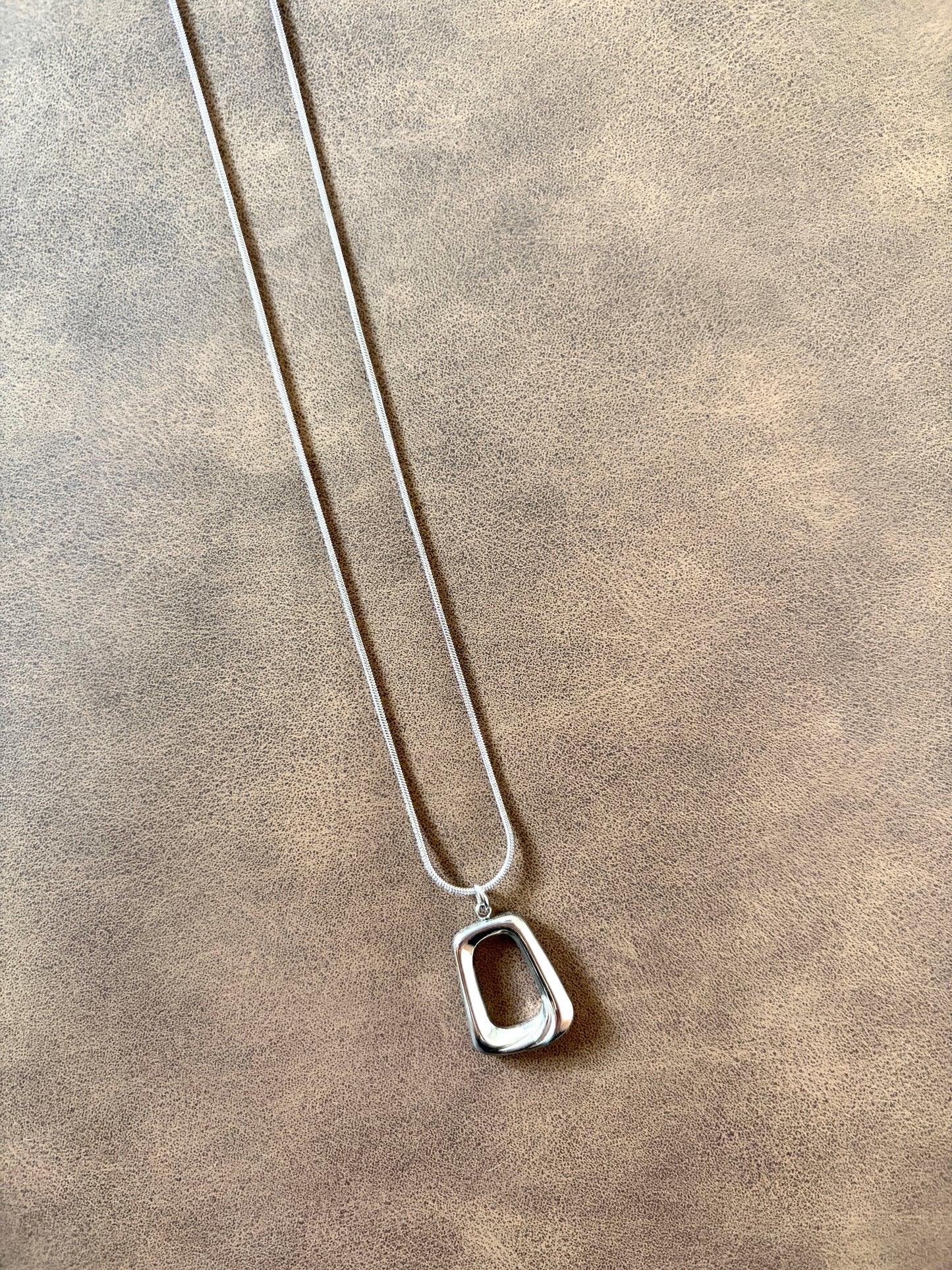 Miu l collier doré ou argenté