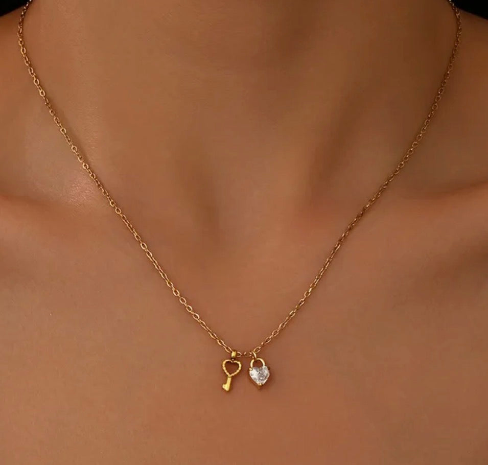Infini l collier cœur clé argenté et/ou doré