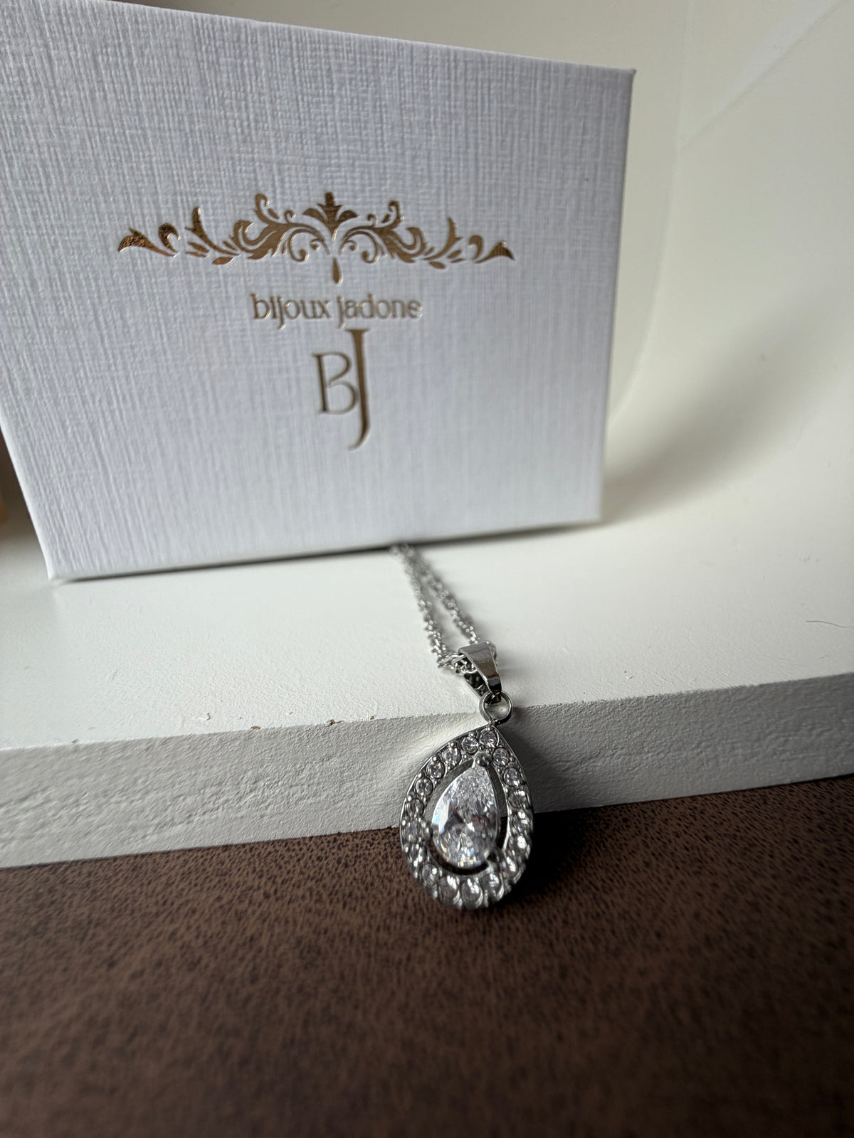 Siena - collier gouttelette argenté et sa pierre de couleur