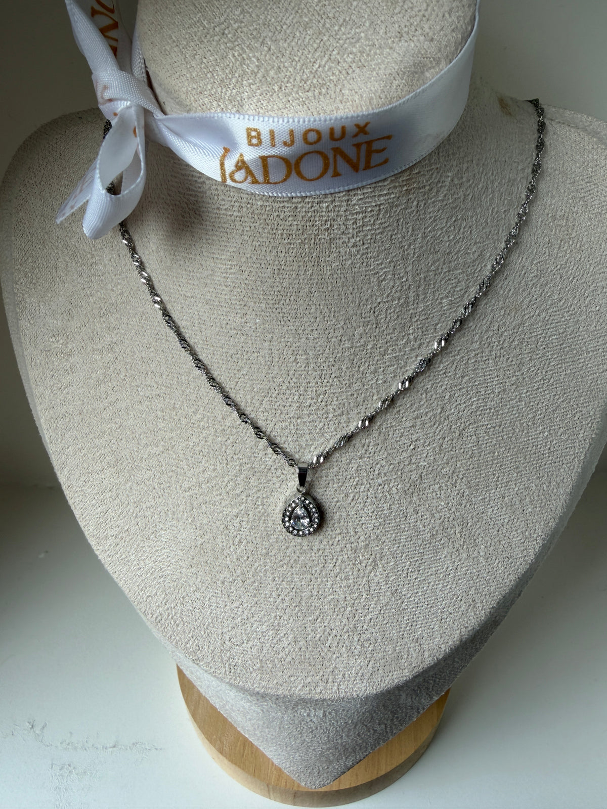 Siena - collier gouttelette argenté et sa pierre de couleur