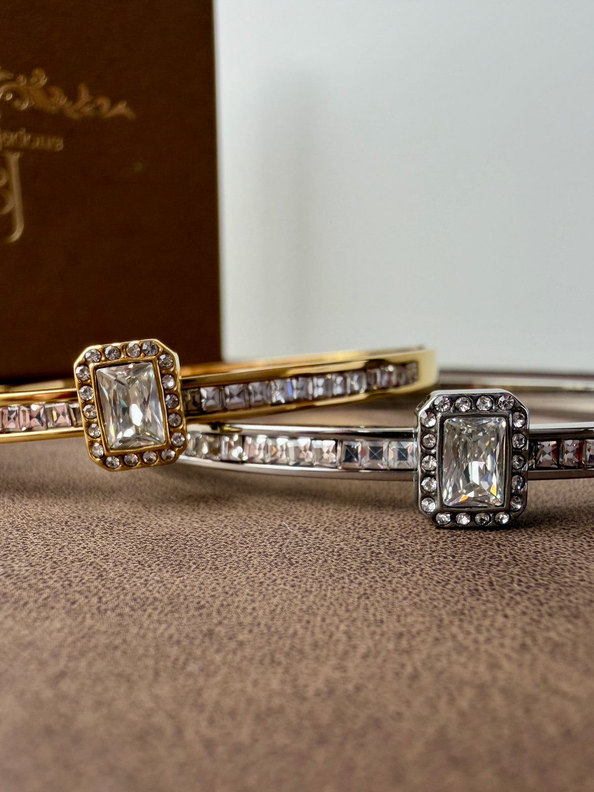 Lorette - bracelet jonc et zircon blanc