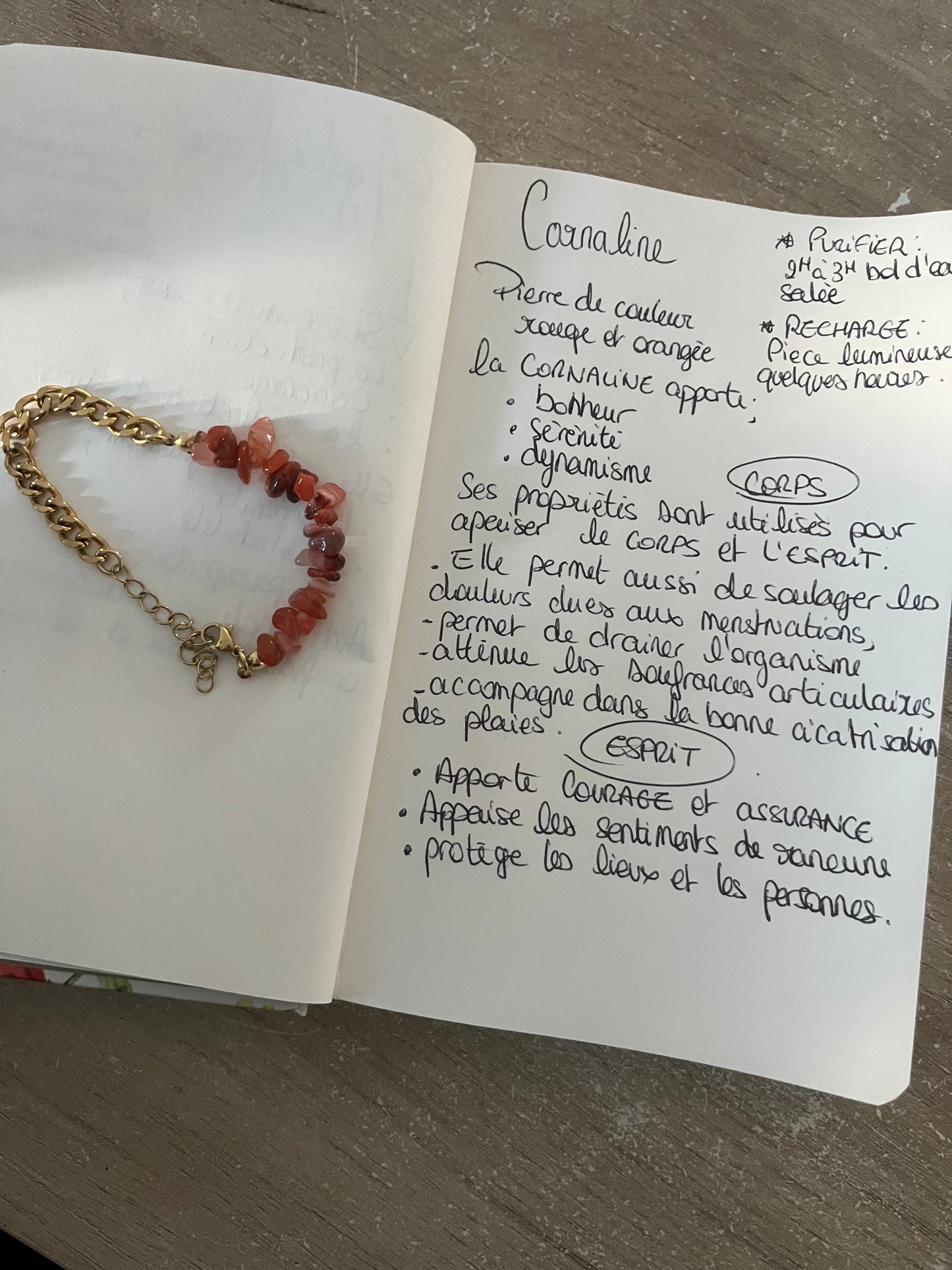 Blima l Bracelet doré et Cornaline Orange