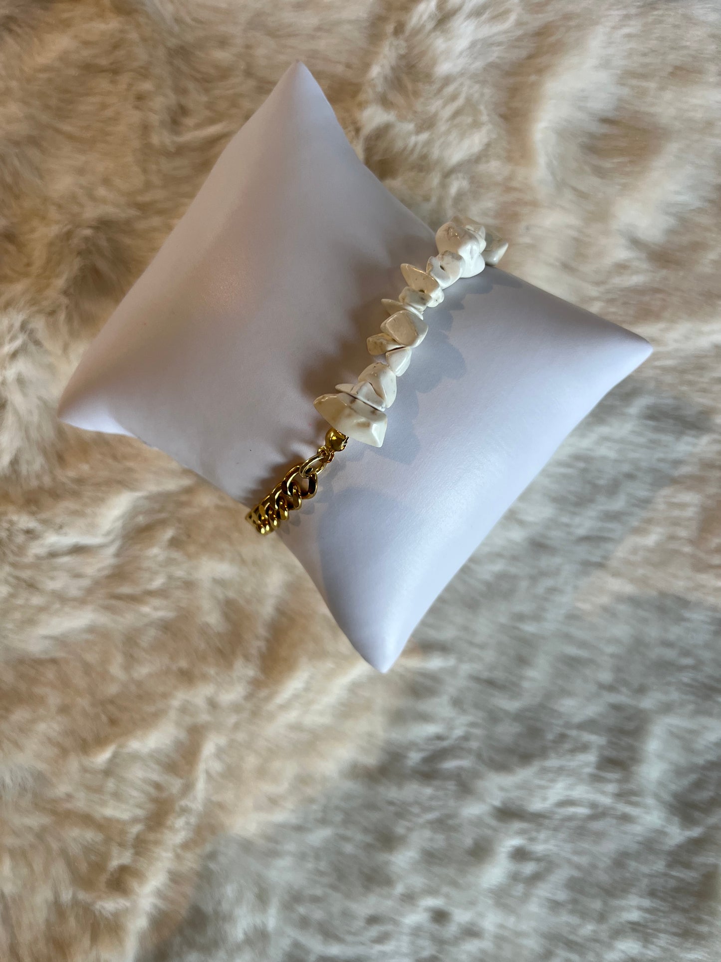 Blima l bracelet doré et Jaspe Blanc