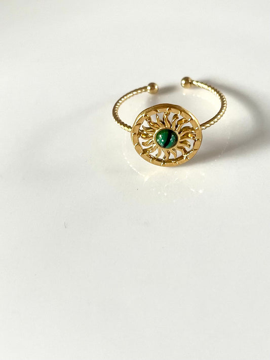 Severine l Bague soleil doré et pierre verte