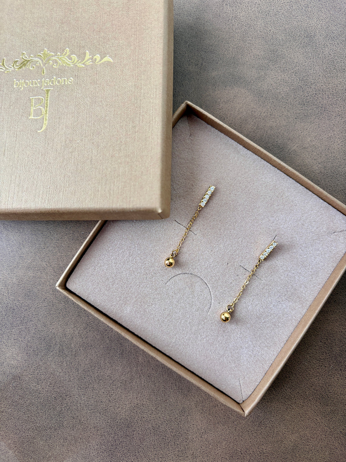 Gaya l Boucles d'oreilles pendente dorées