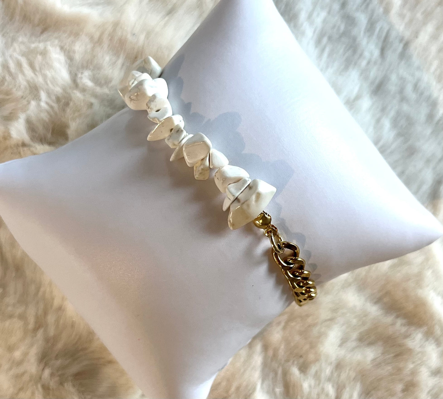 Blima l bracelet doré et Jaspe Blanc