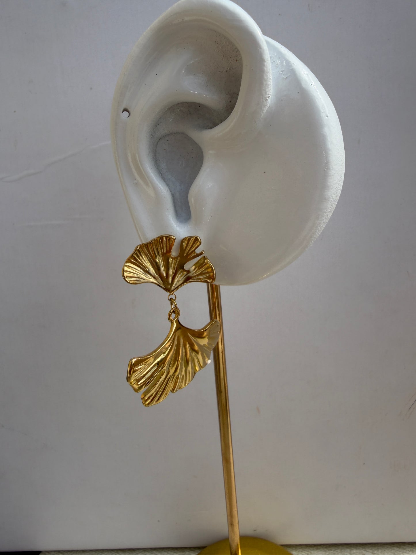 MOANA l Boucles d'oreilles coquillage doré en acier inoxydable
