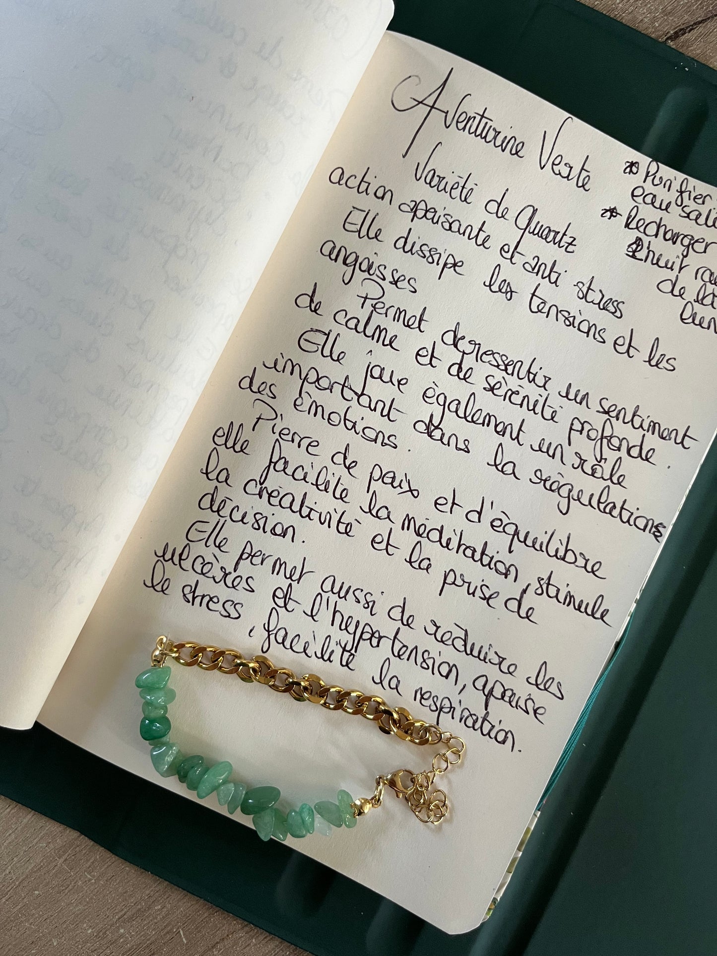 Blima l bracelet doré et Aventurine verte