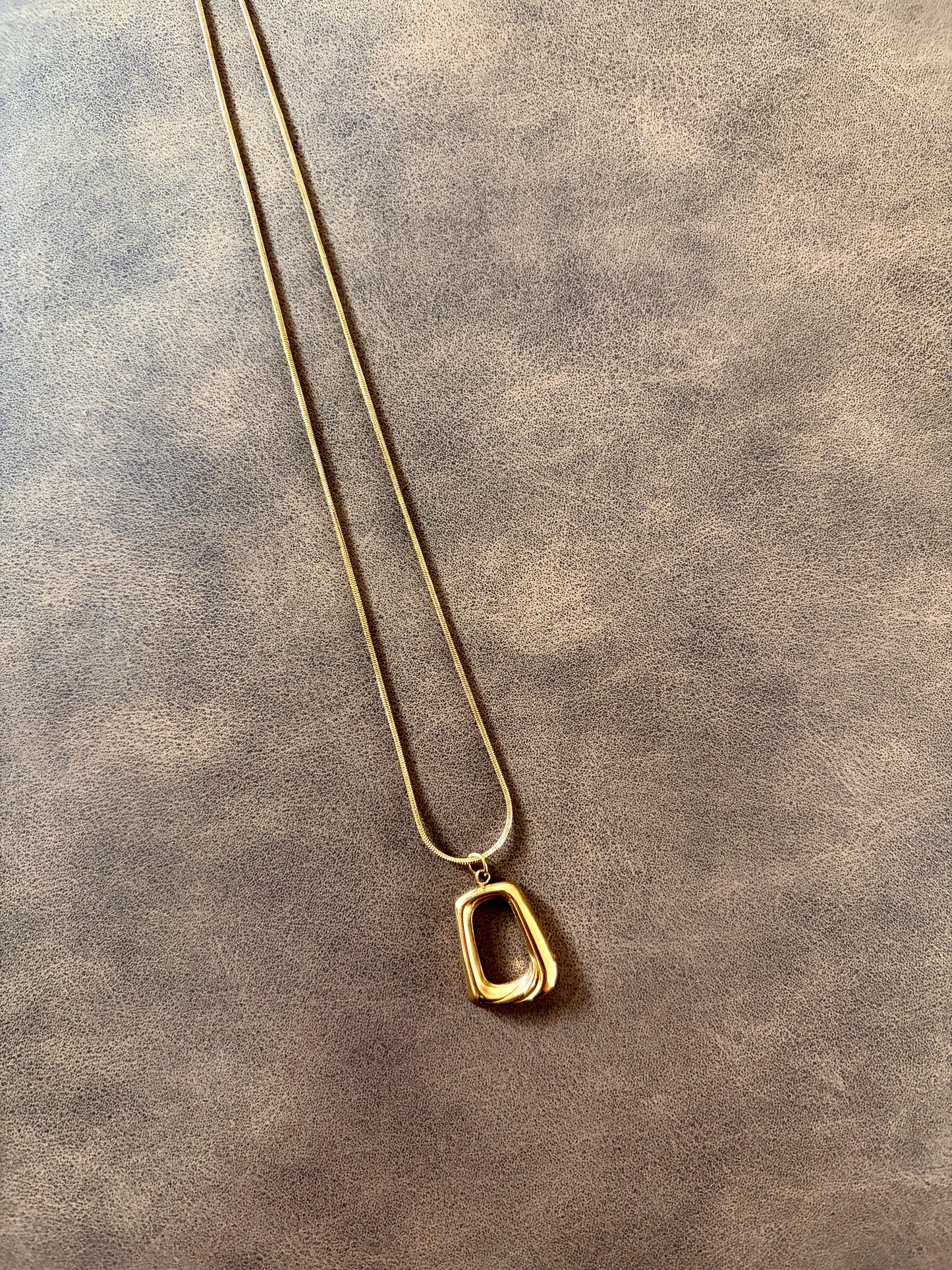 Miu l collier doré ou argenté