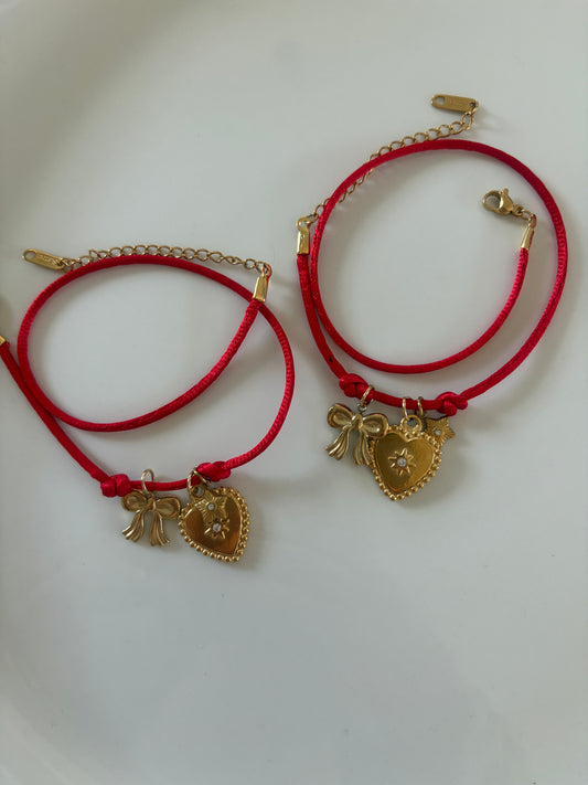 Bracelet charms l bracelet rouge et charms dorés