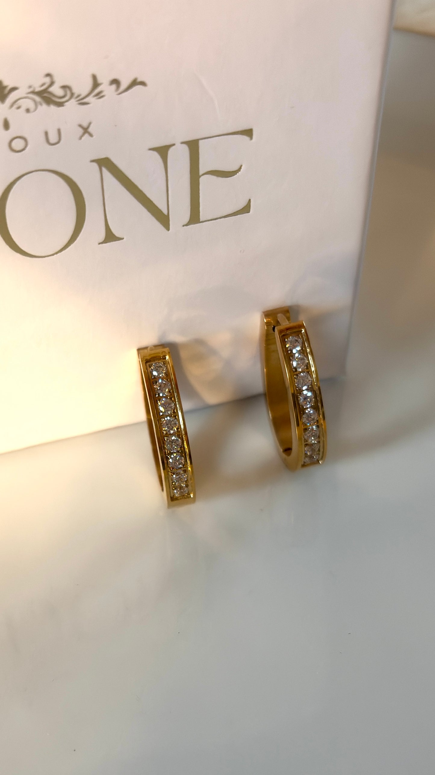 Poli l Mira l Bola ; combo boucles d'oreilles dorées et zircon blanc