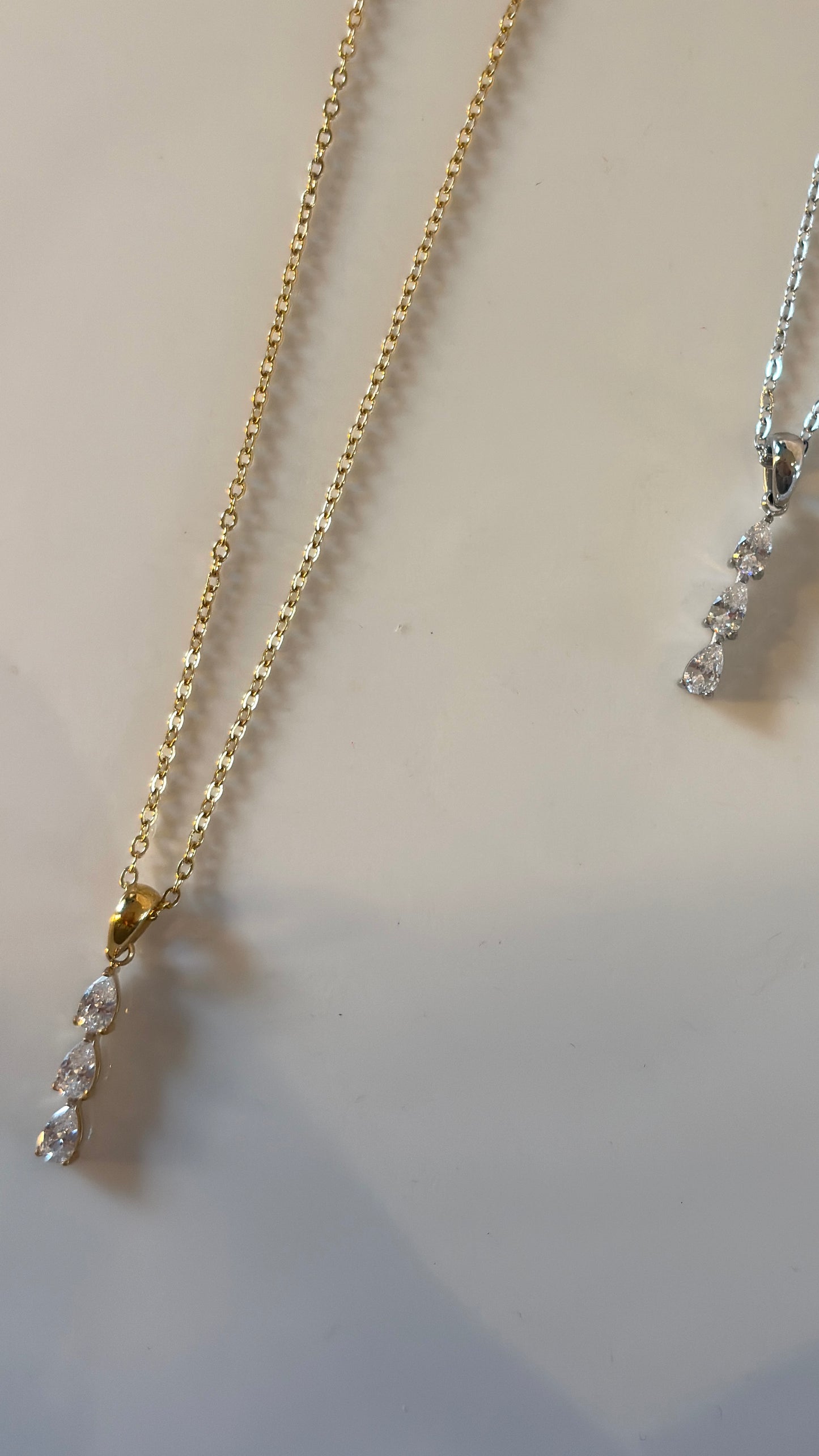 Palmyre l Collier doré ou argenté et ses zircon blanc précieux