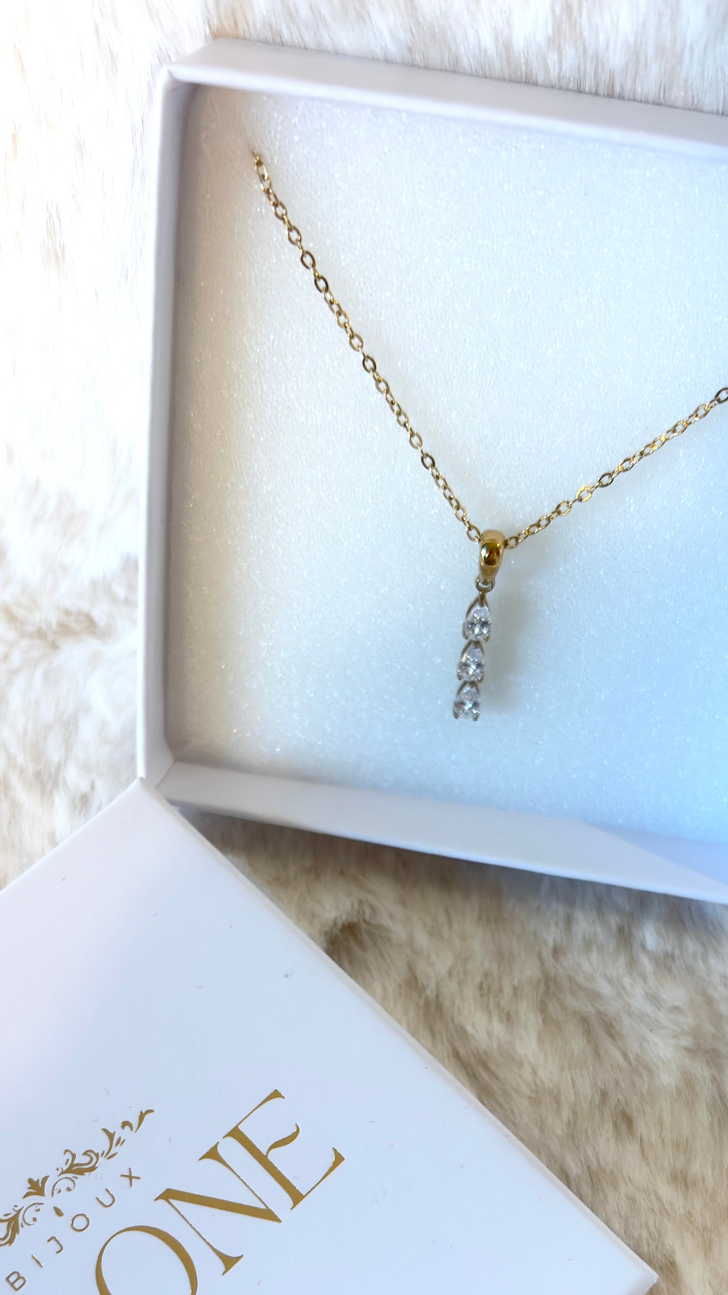 Palmyre l Collier doré ou argenté et ses zircon blanc précieux