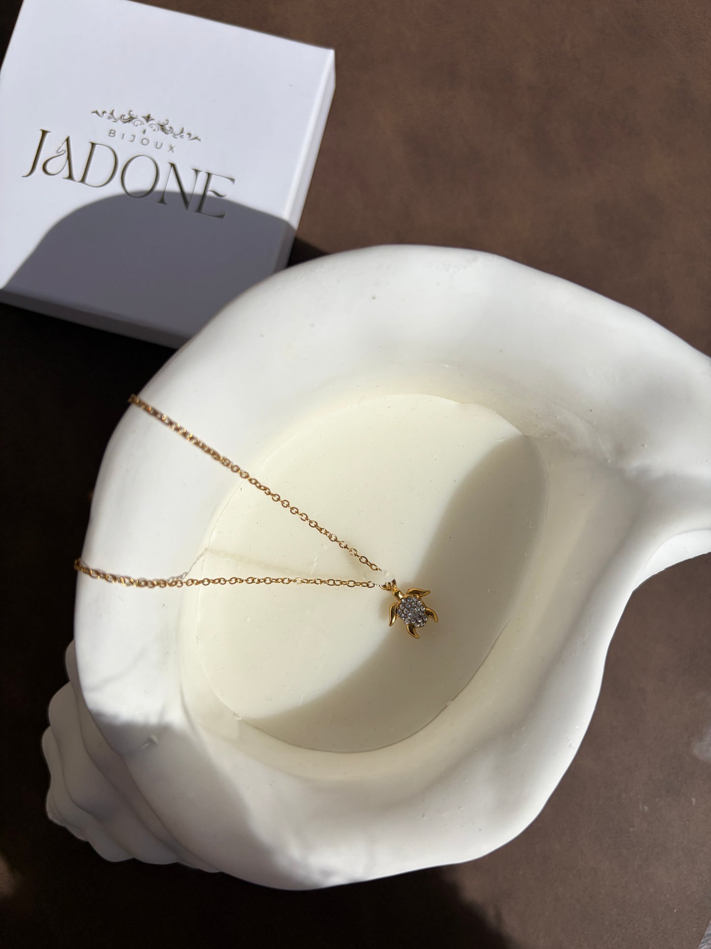 Tika l Collier tortue 🐢 doré et zircon blanc